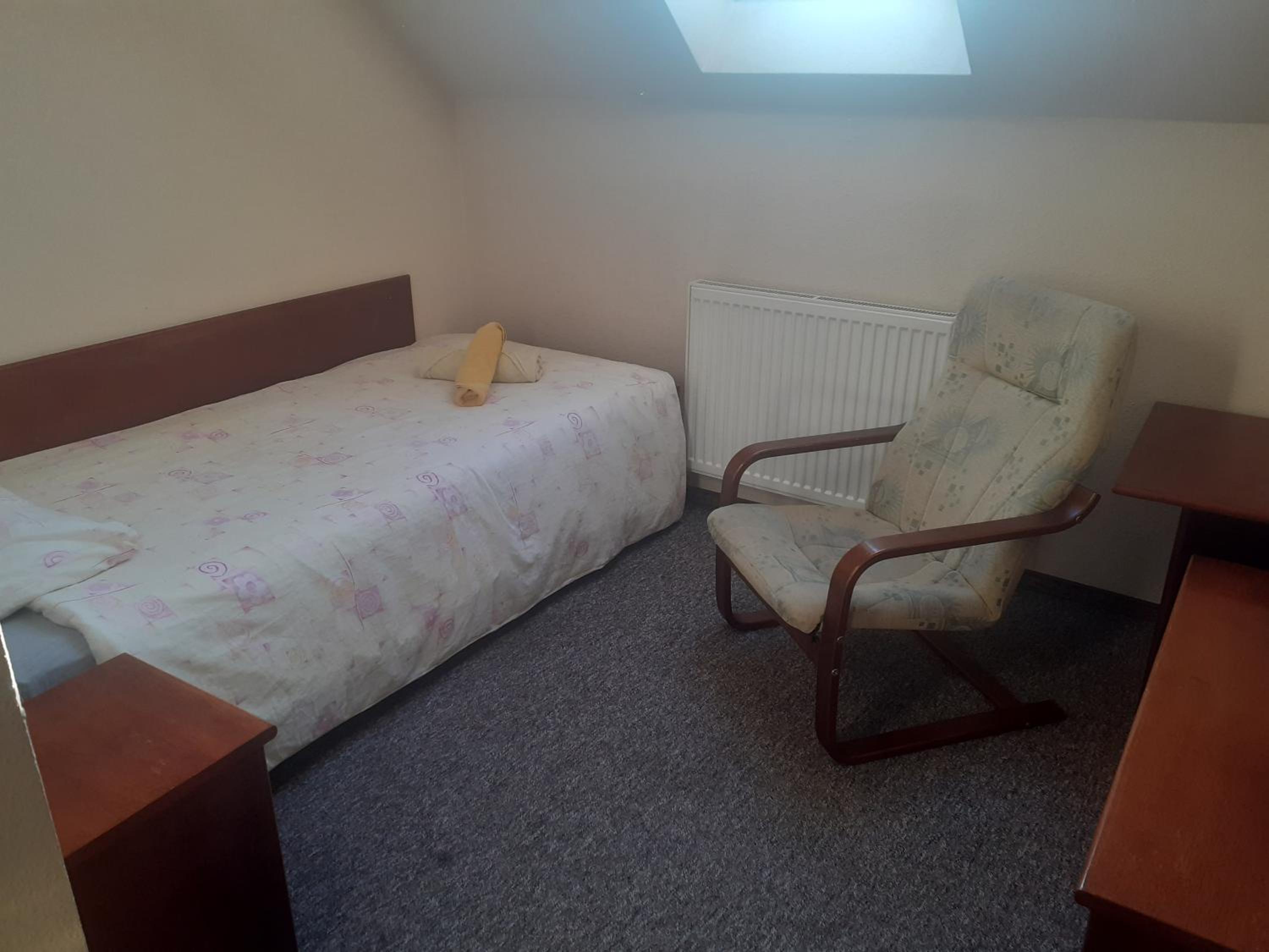 Small Single Room photo 1