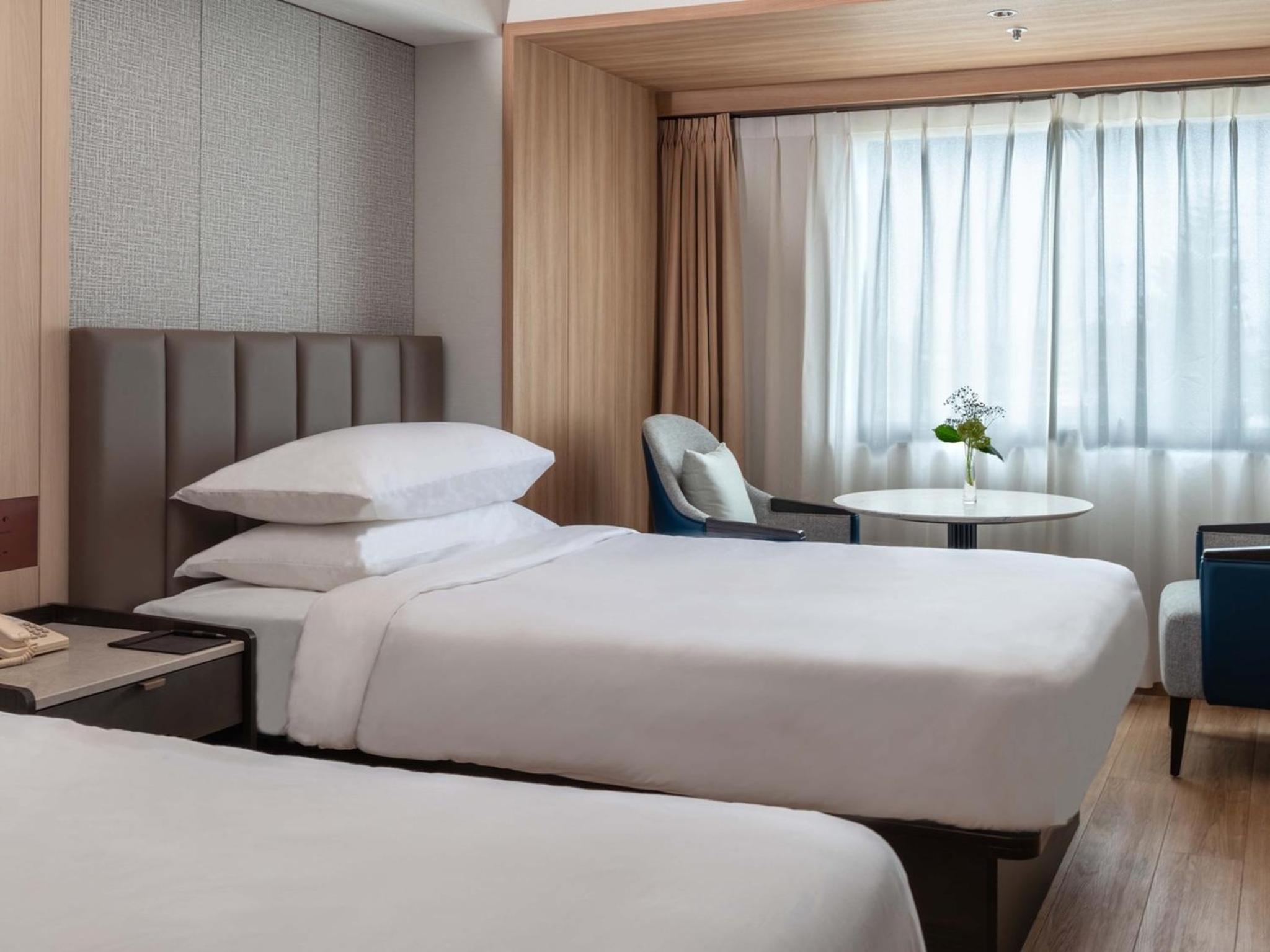 Standard Twin Room - Photo 9