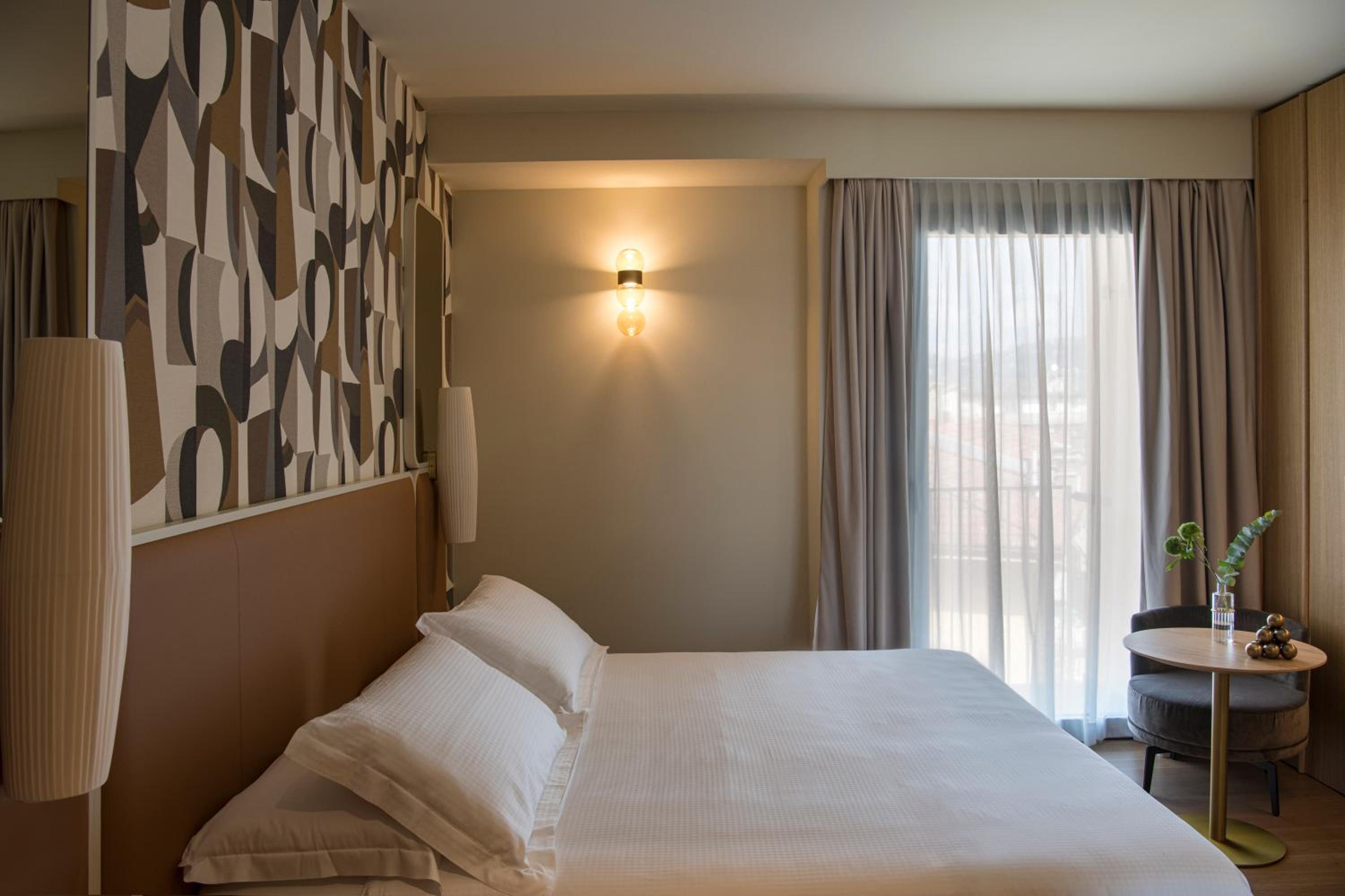 Double or Twin Room thumbnail 6