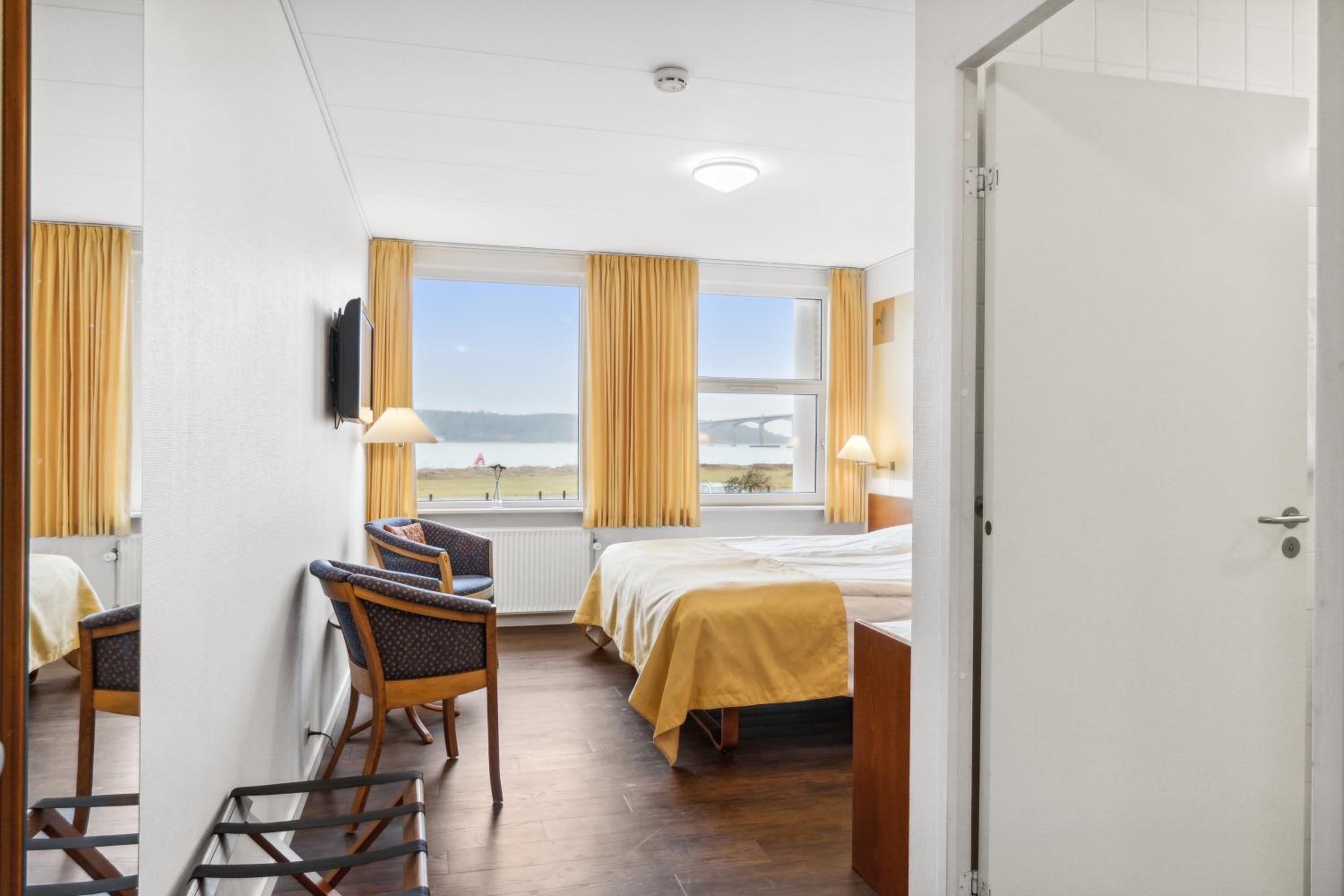 Standard Double Room with Dinner photo 2