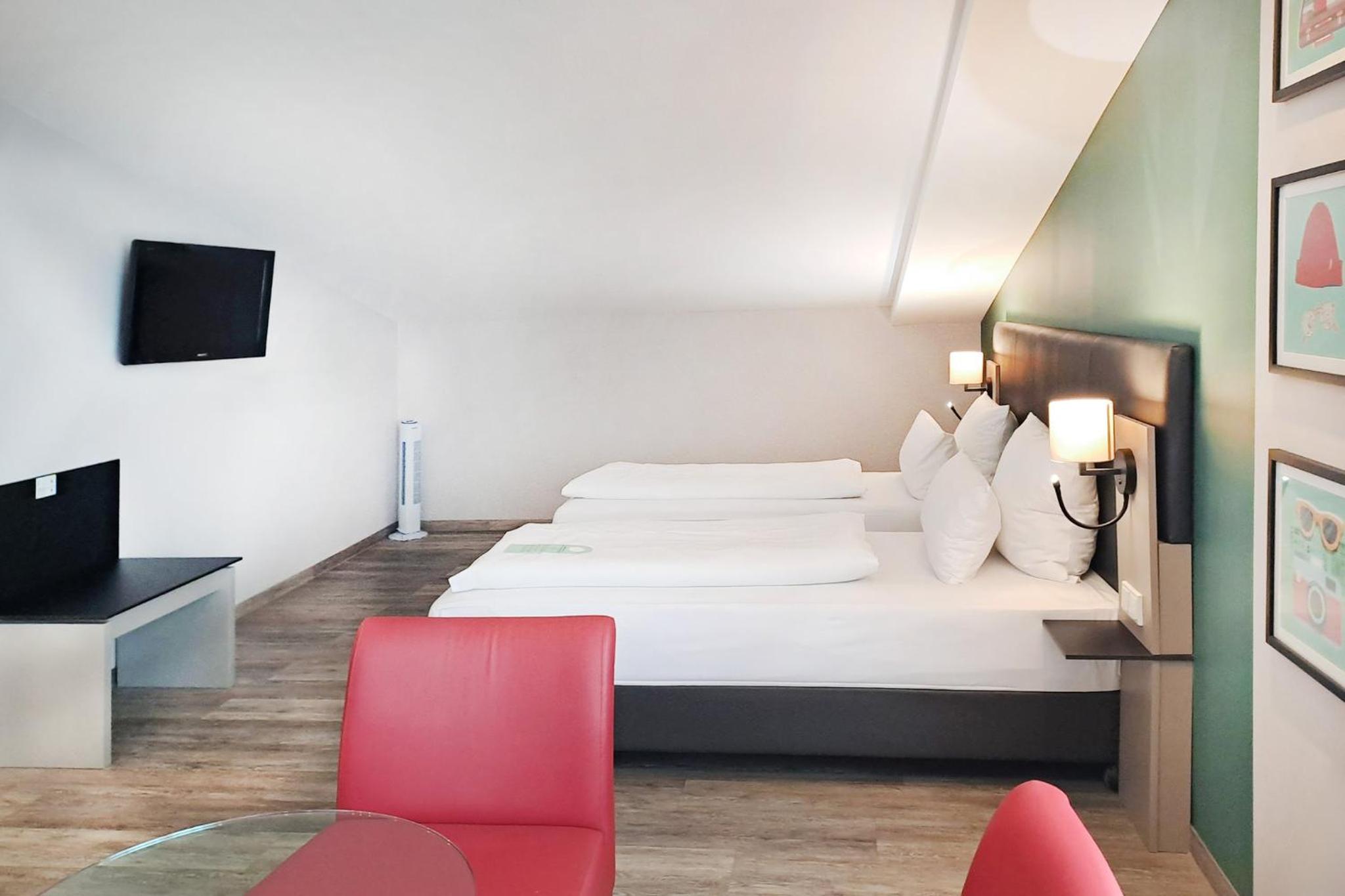 Premium Family Twin Room  photo 3