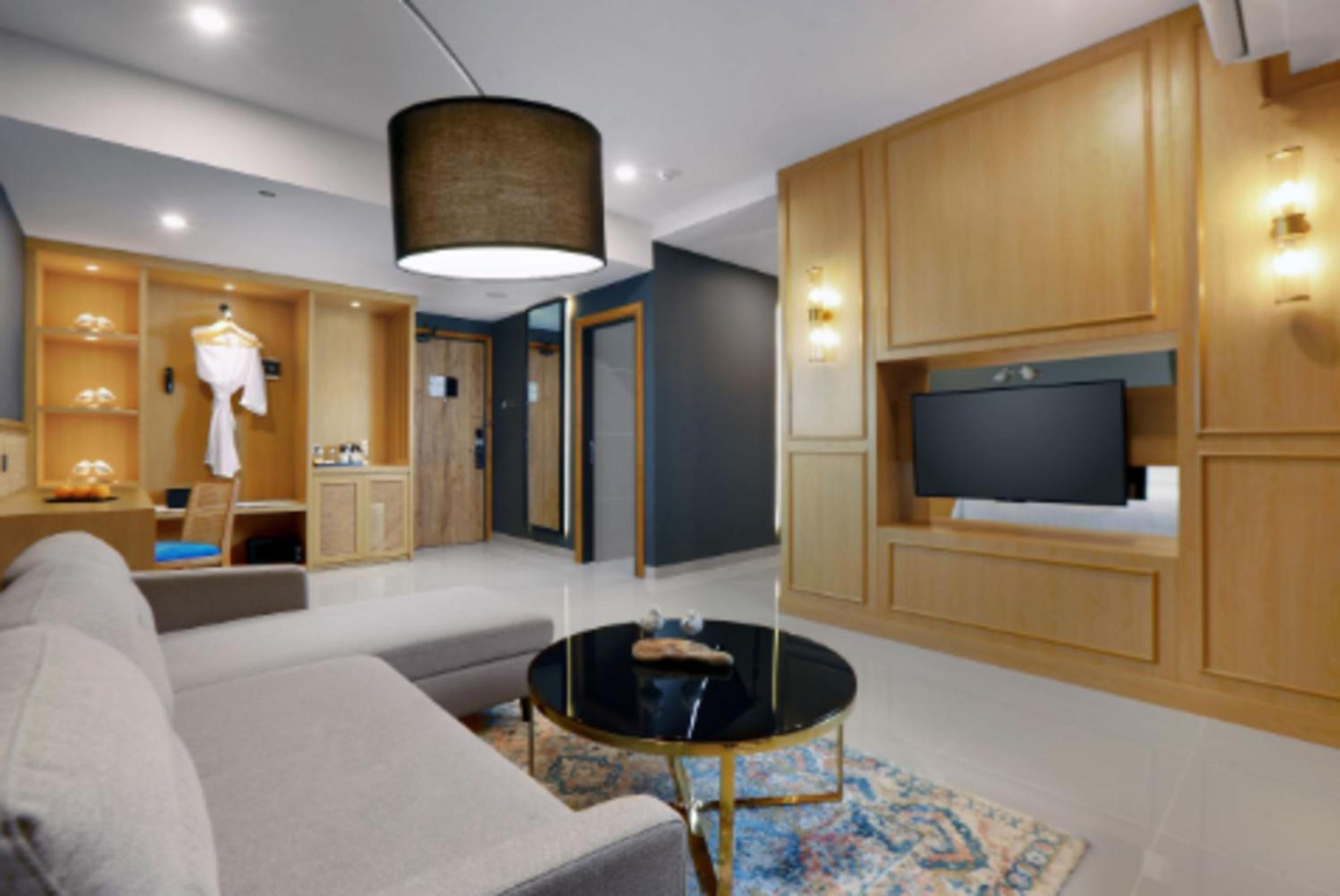 Suite - Photo 2