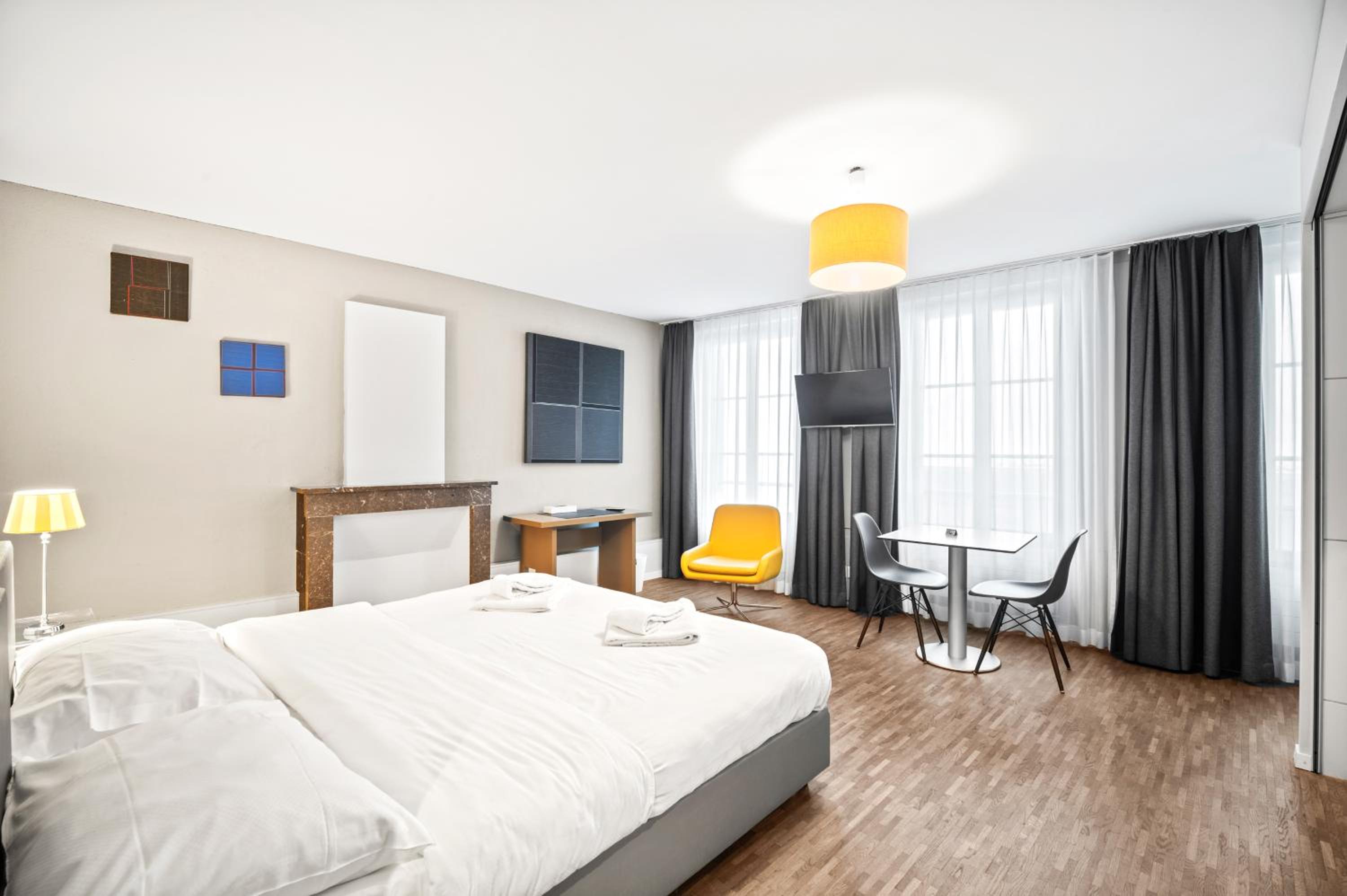 Two-Bedroom Studio Apartment photo 2