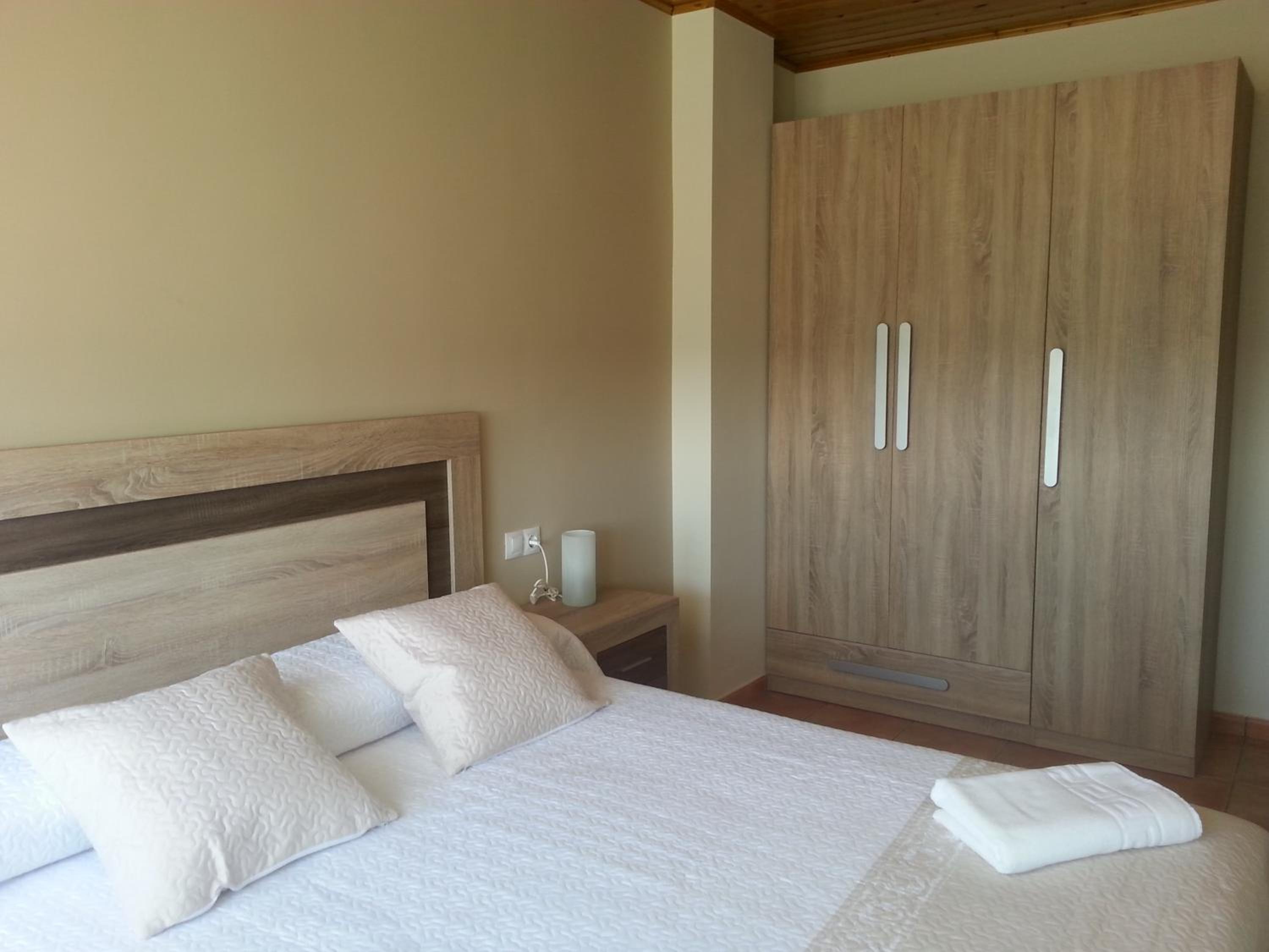 Apartment with Mountain View - Photo 7