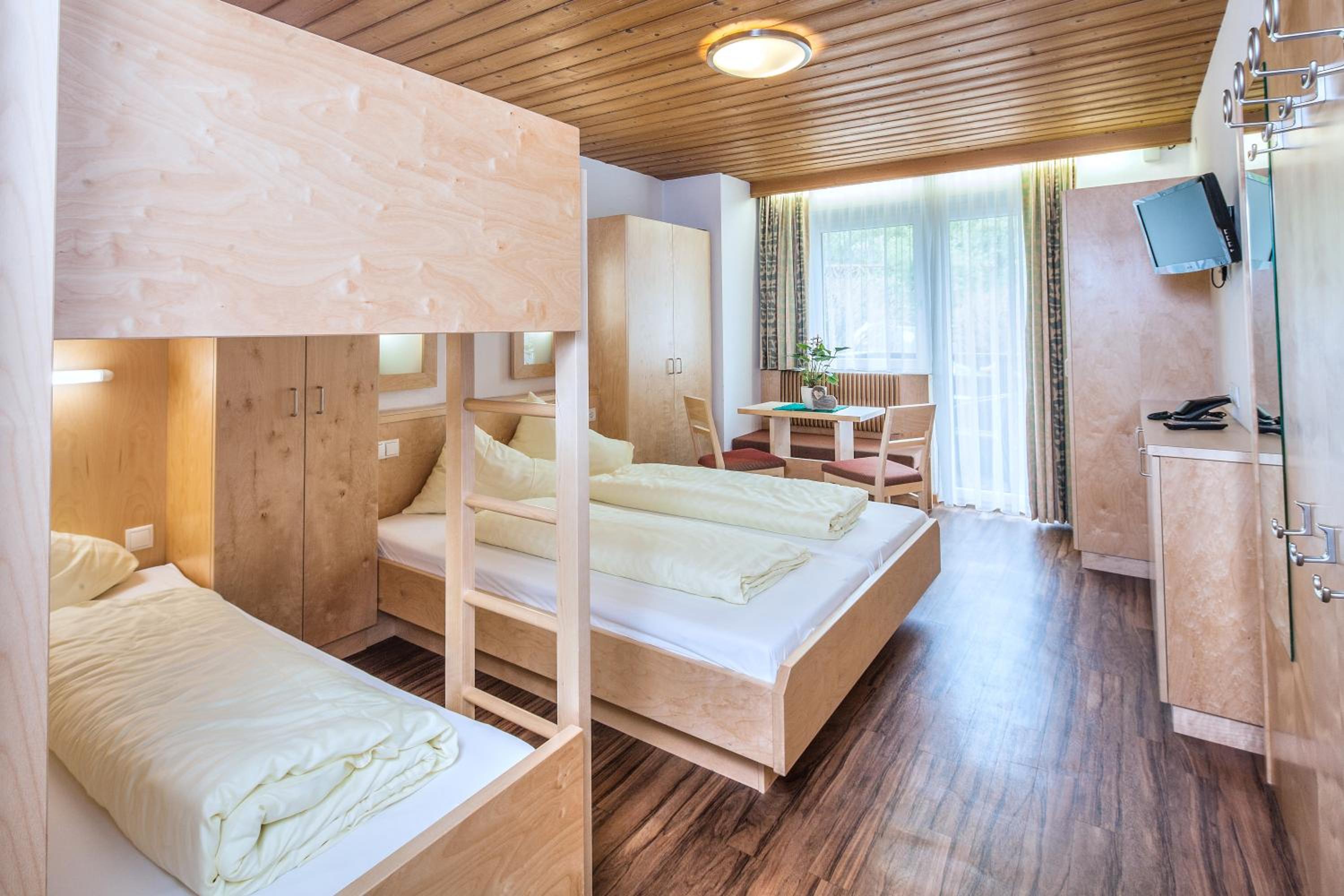 Quadruple Room photo 2