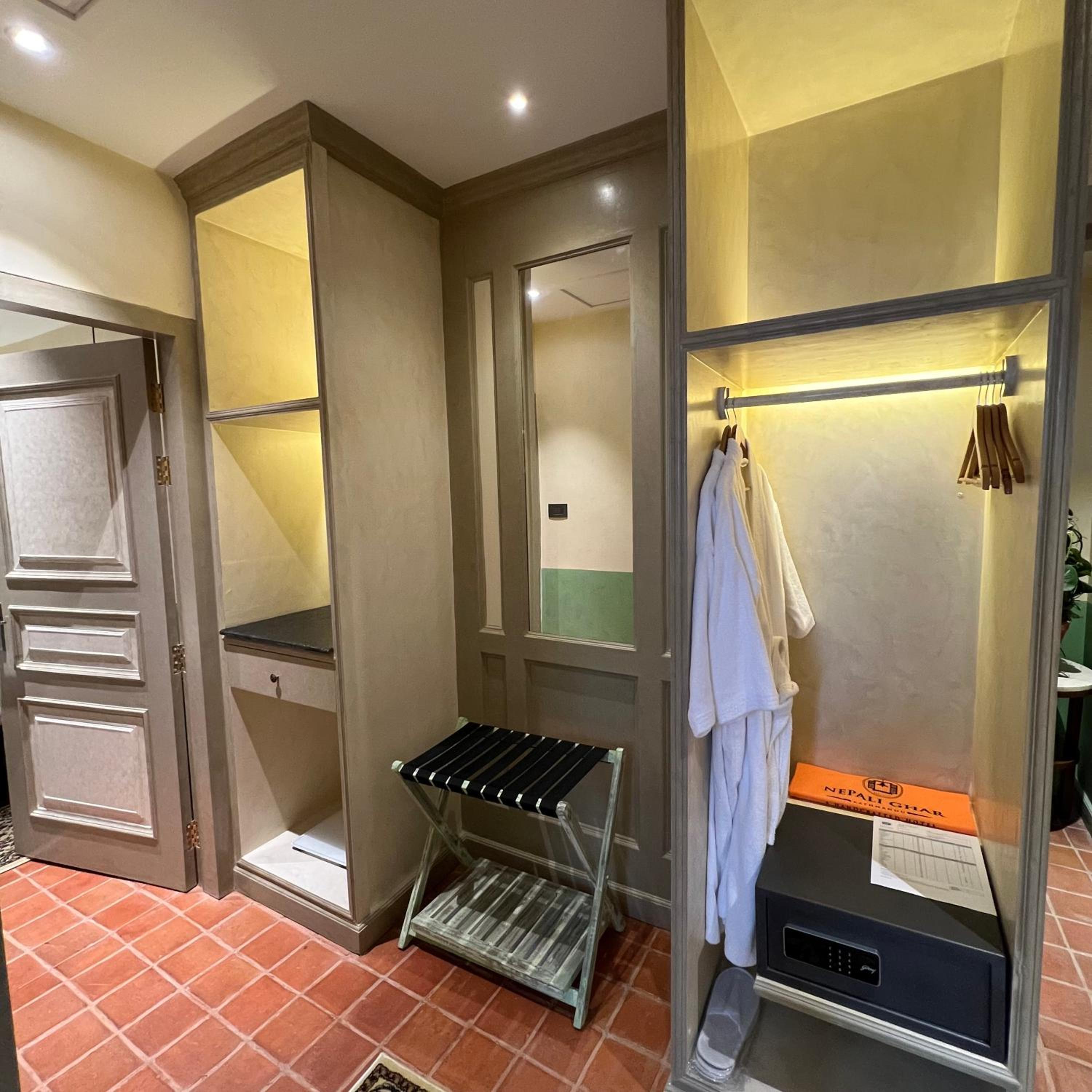 Classic Deluxe Twin Room