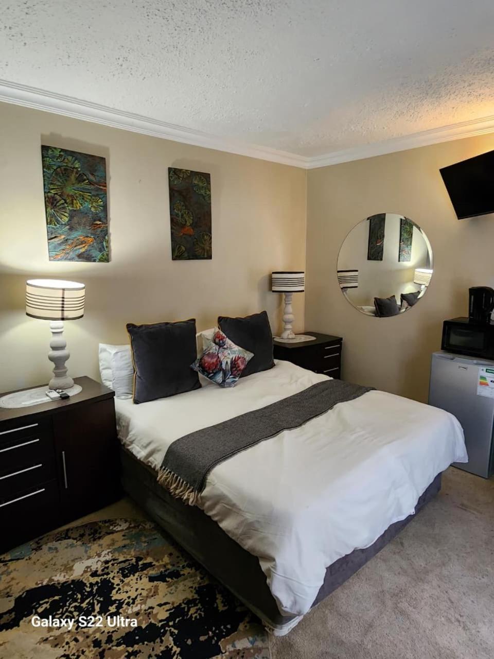 Deluxe Double Room with Shower photo 3