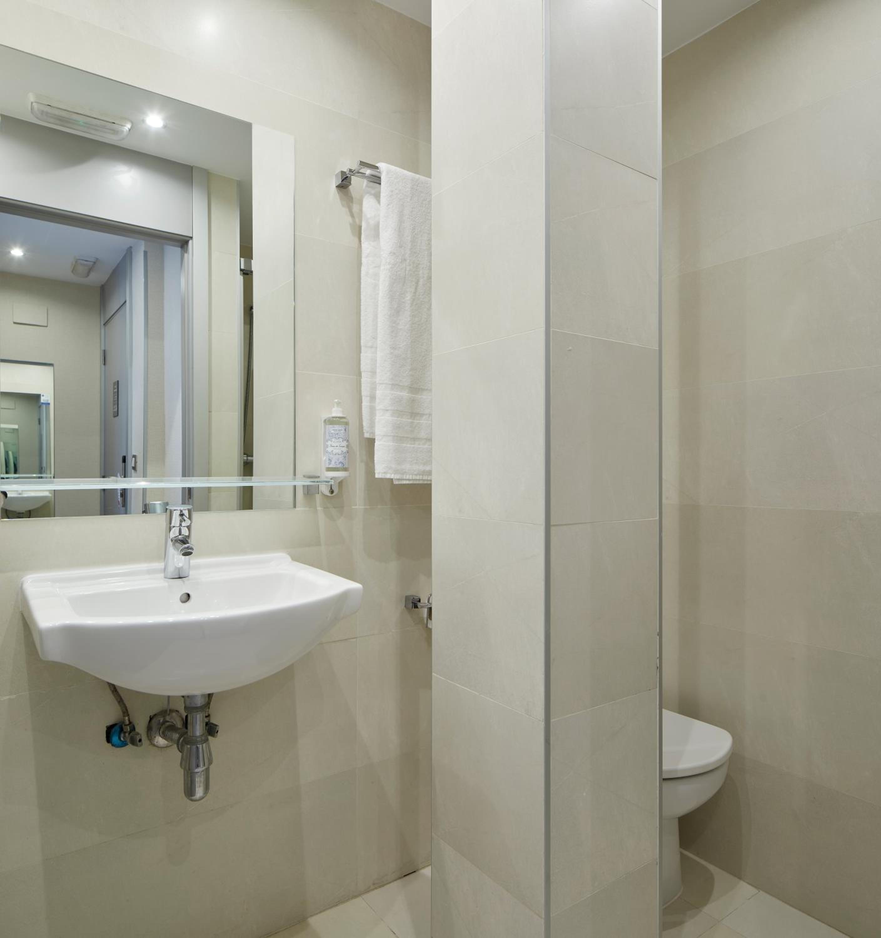 Economy Double Room photo 1