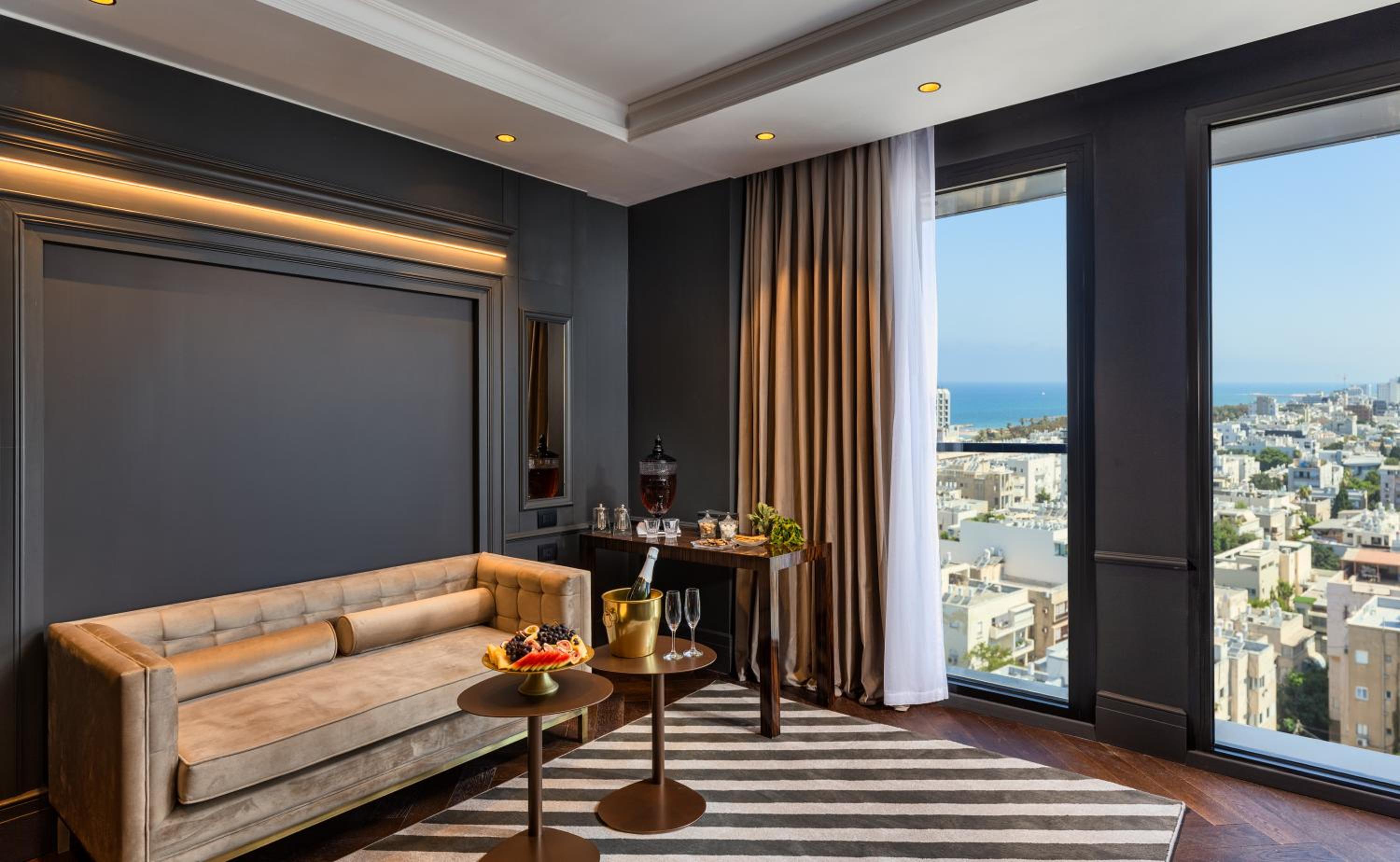 Executive Suite photo 1