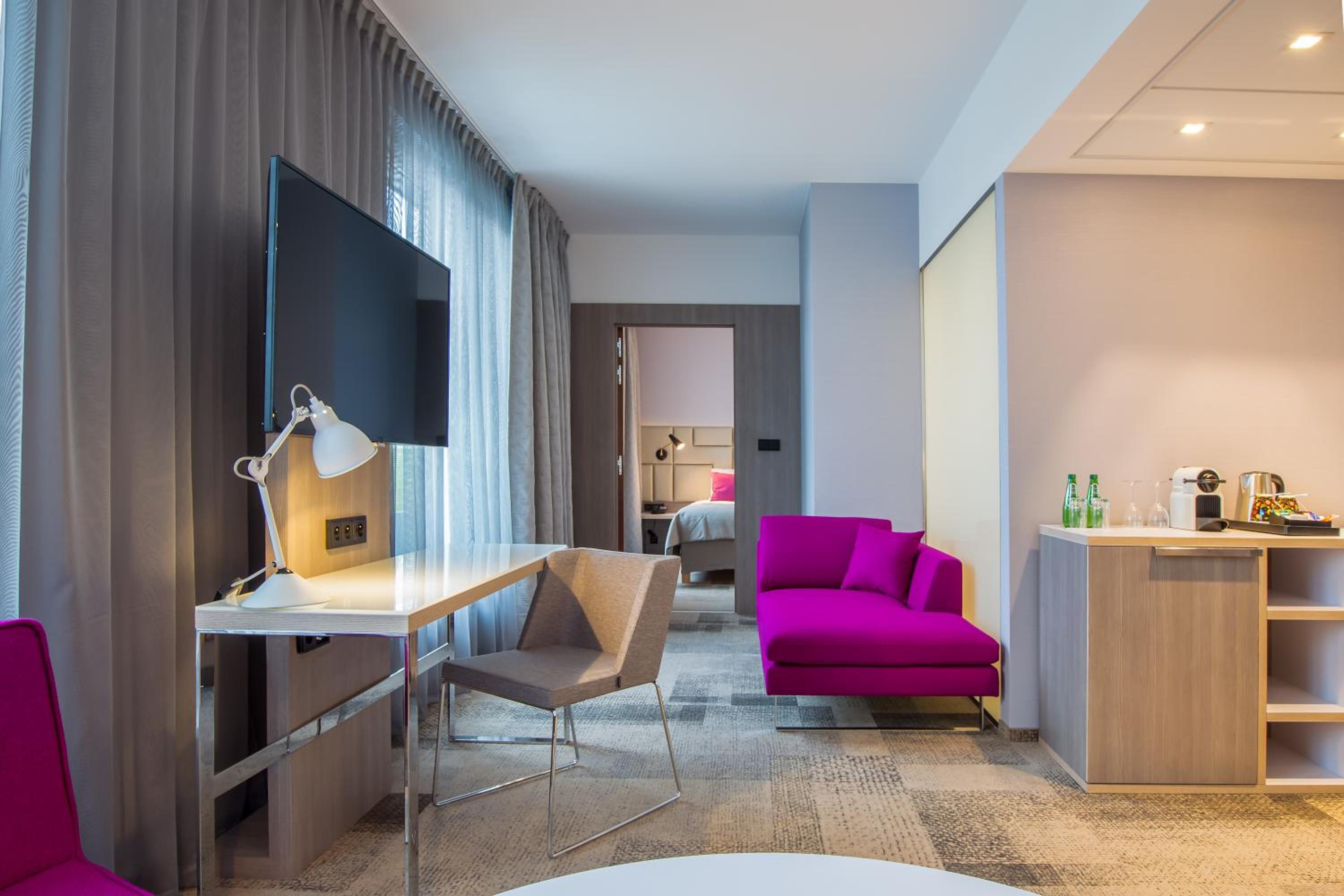 Executive Suite with Queen bed and Terrace photo 2