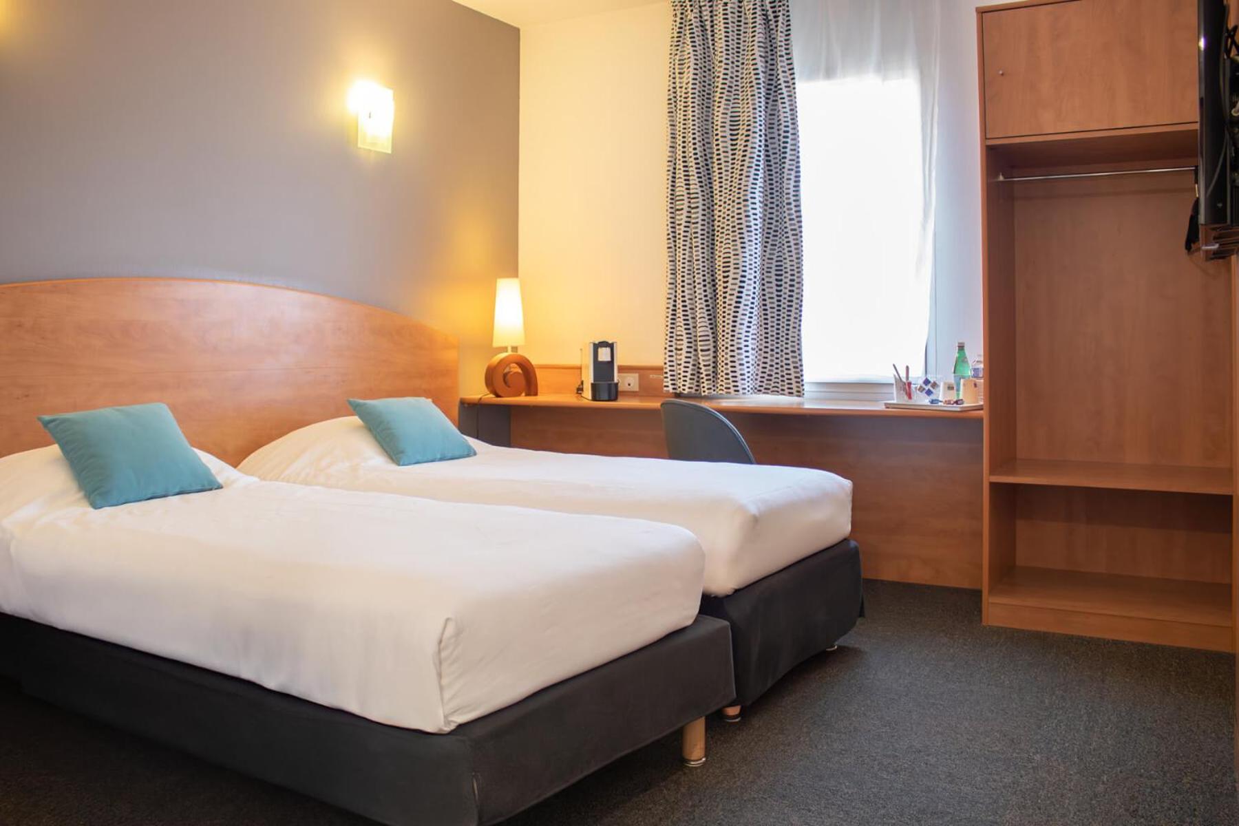 Standard Twin Room photo 2