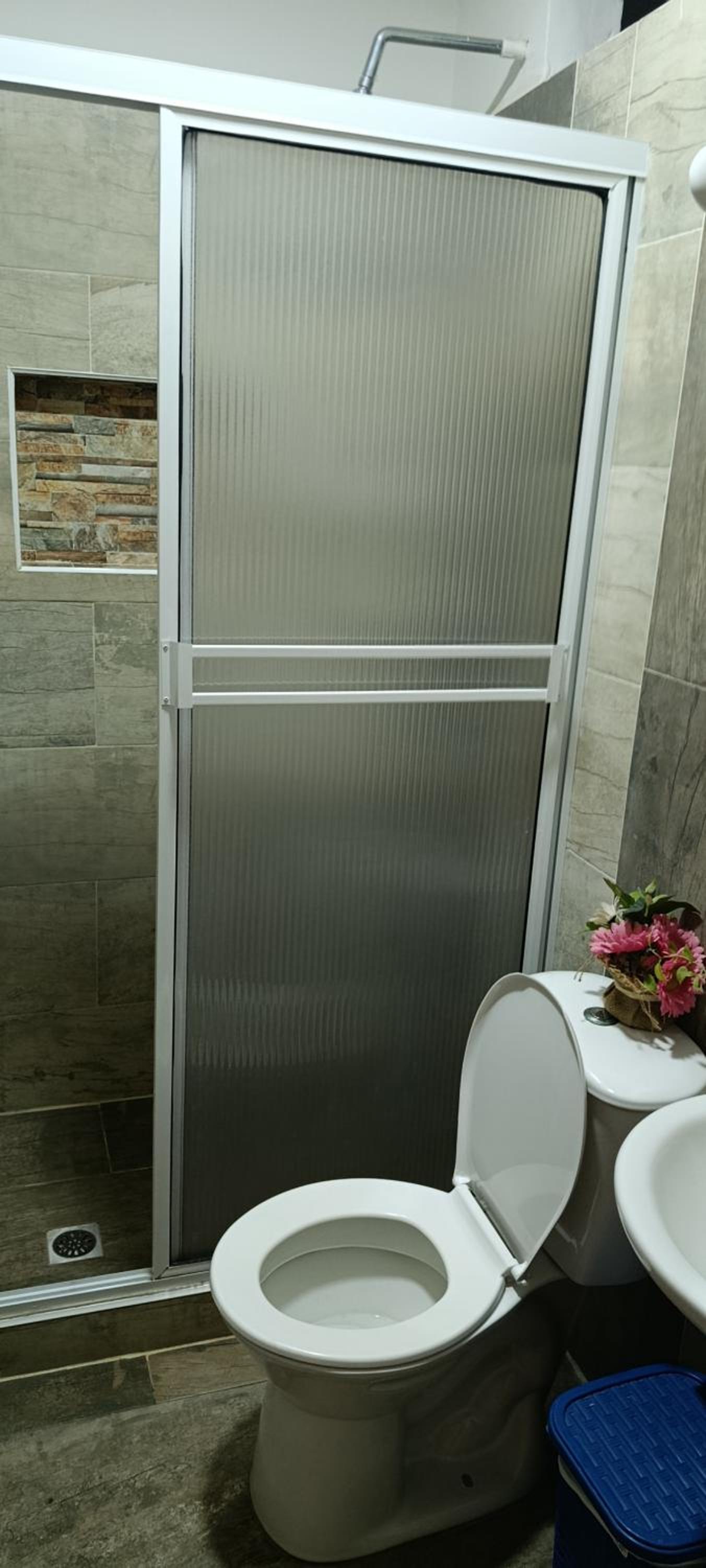 Twin Room with Shared Bathroom photo 2