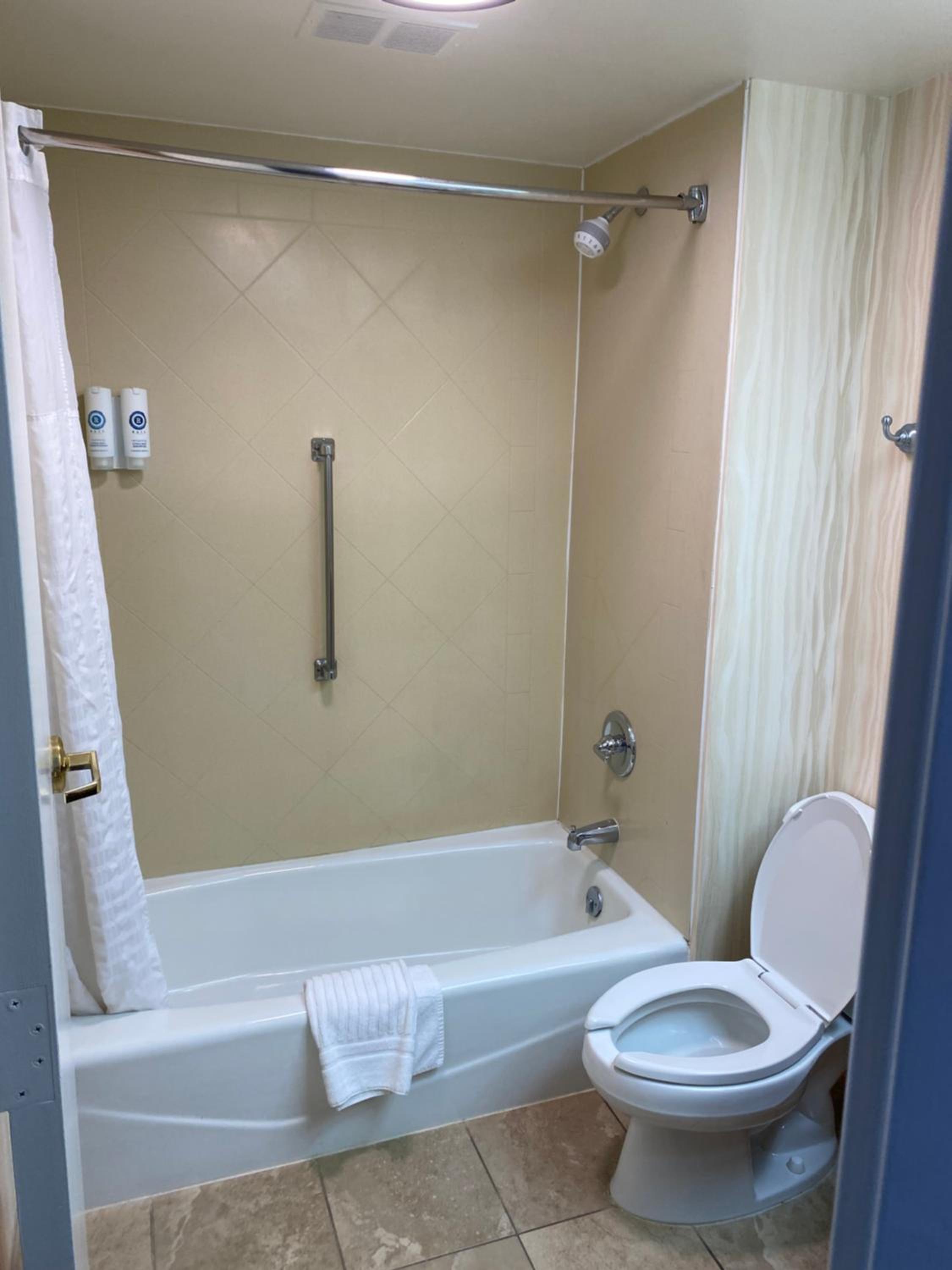 Double Room with Two Double Beds - Non-Smoking - Photo 4