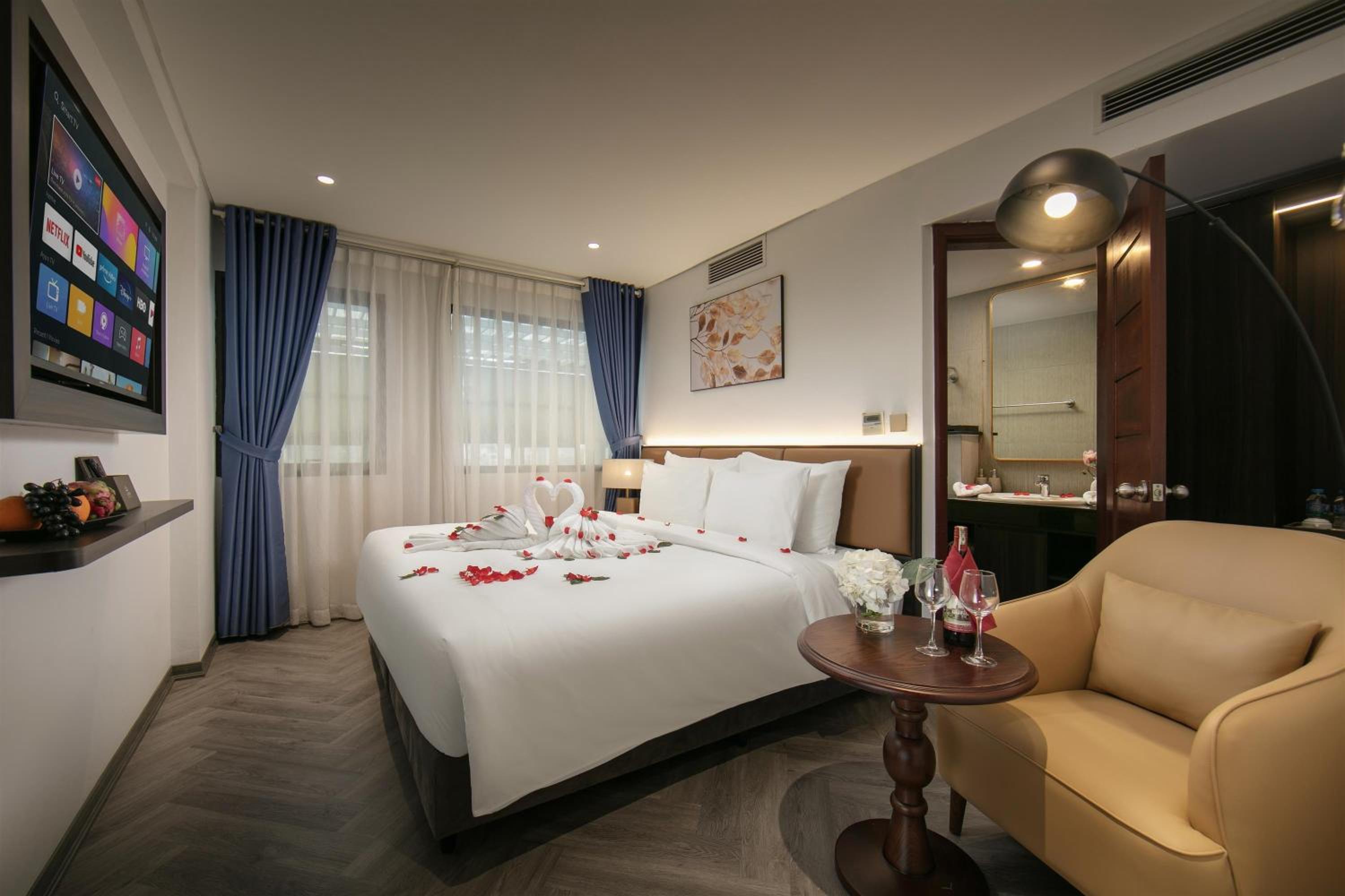 Premier Double or Twin Room with Window