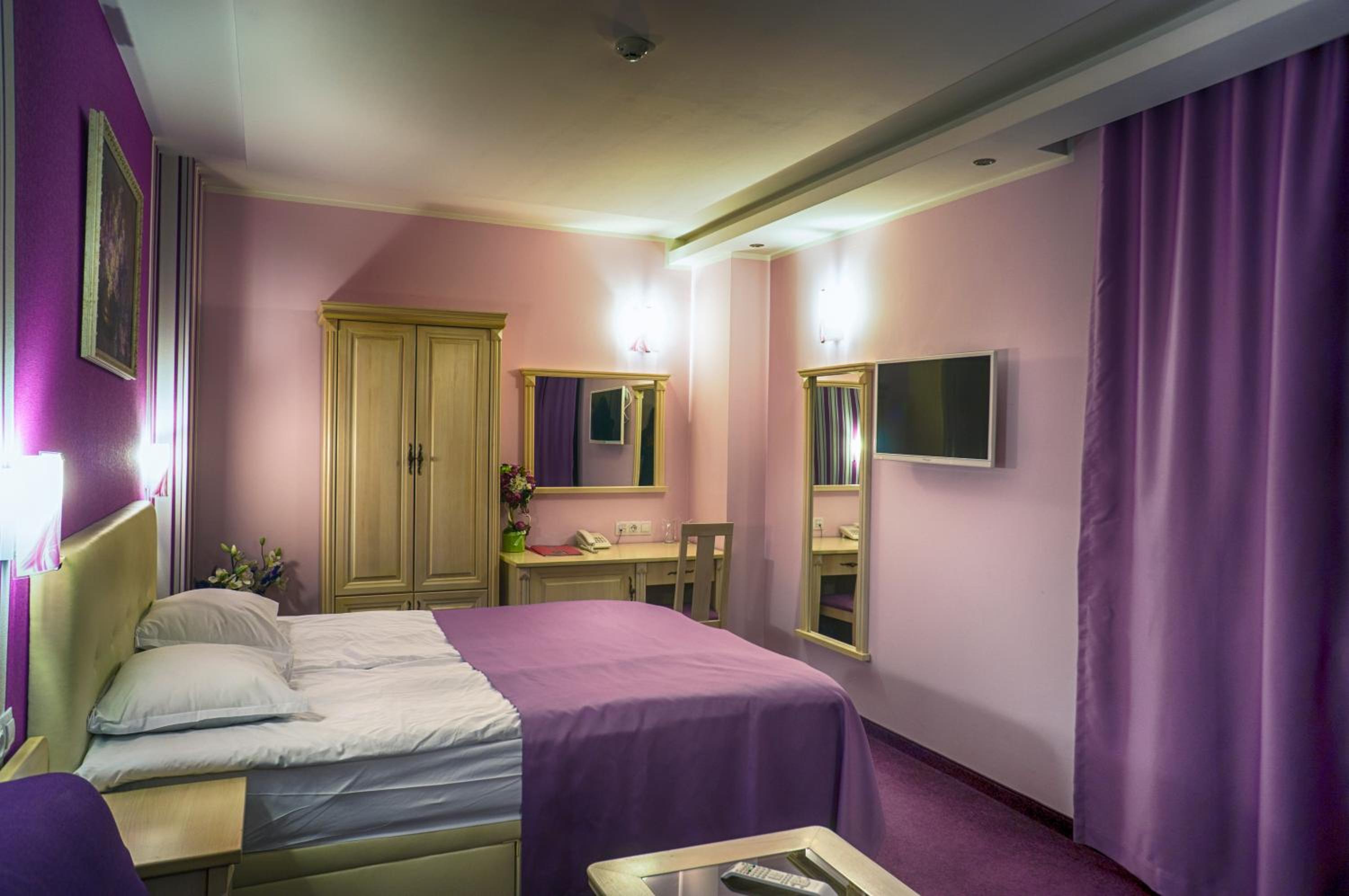Deluxe Double Room with Balcony photo 2