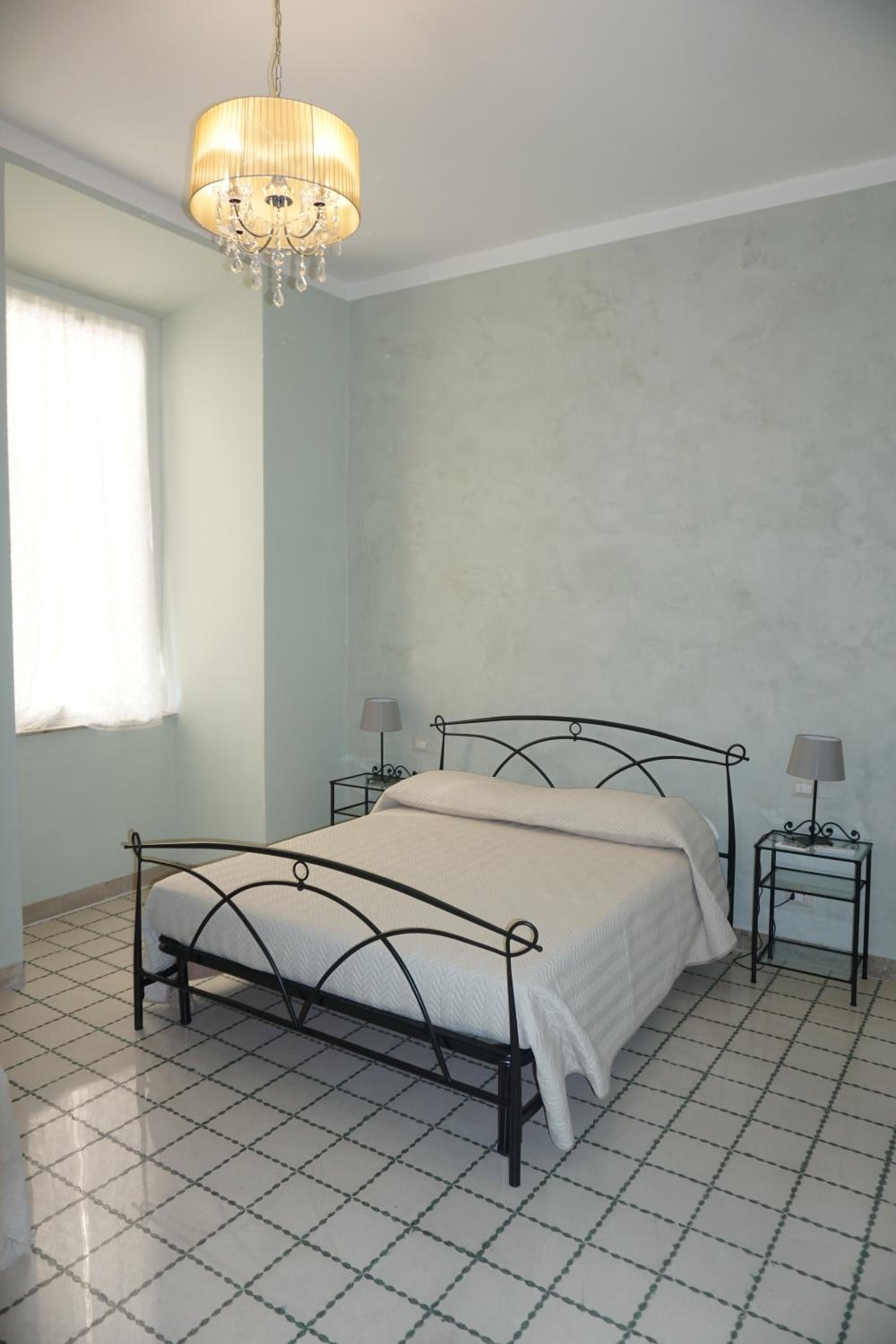 Deluxe Room (2 Adults + 1 Child) - Photo 18