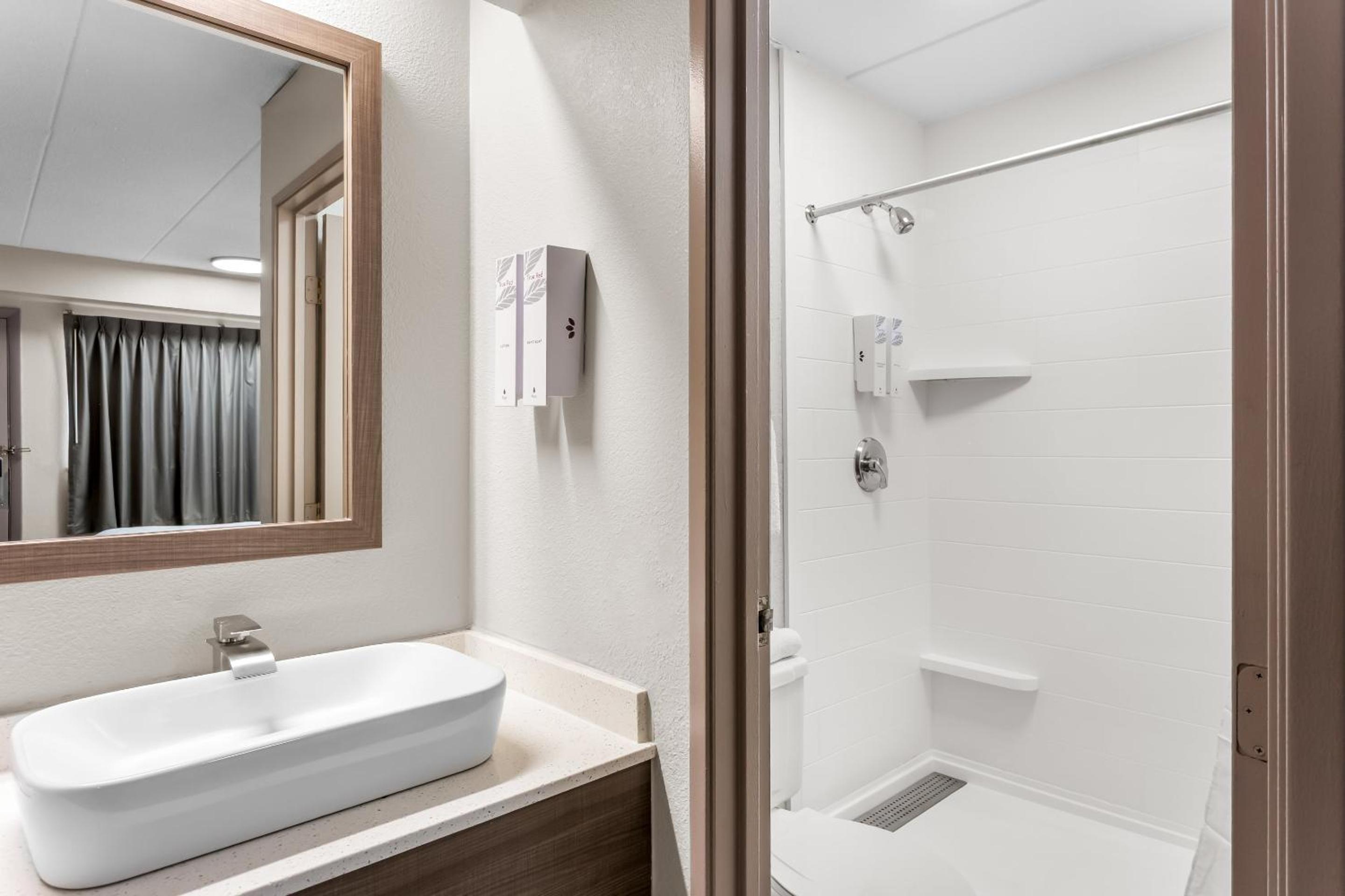 Deluxe Room Two Double Beds with Kitchenette Smoke Free - Photo 3
