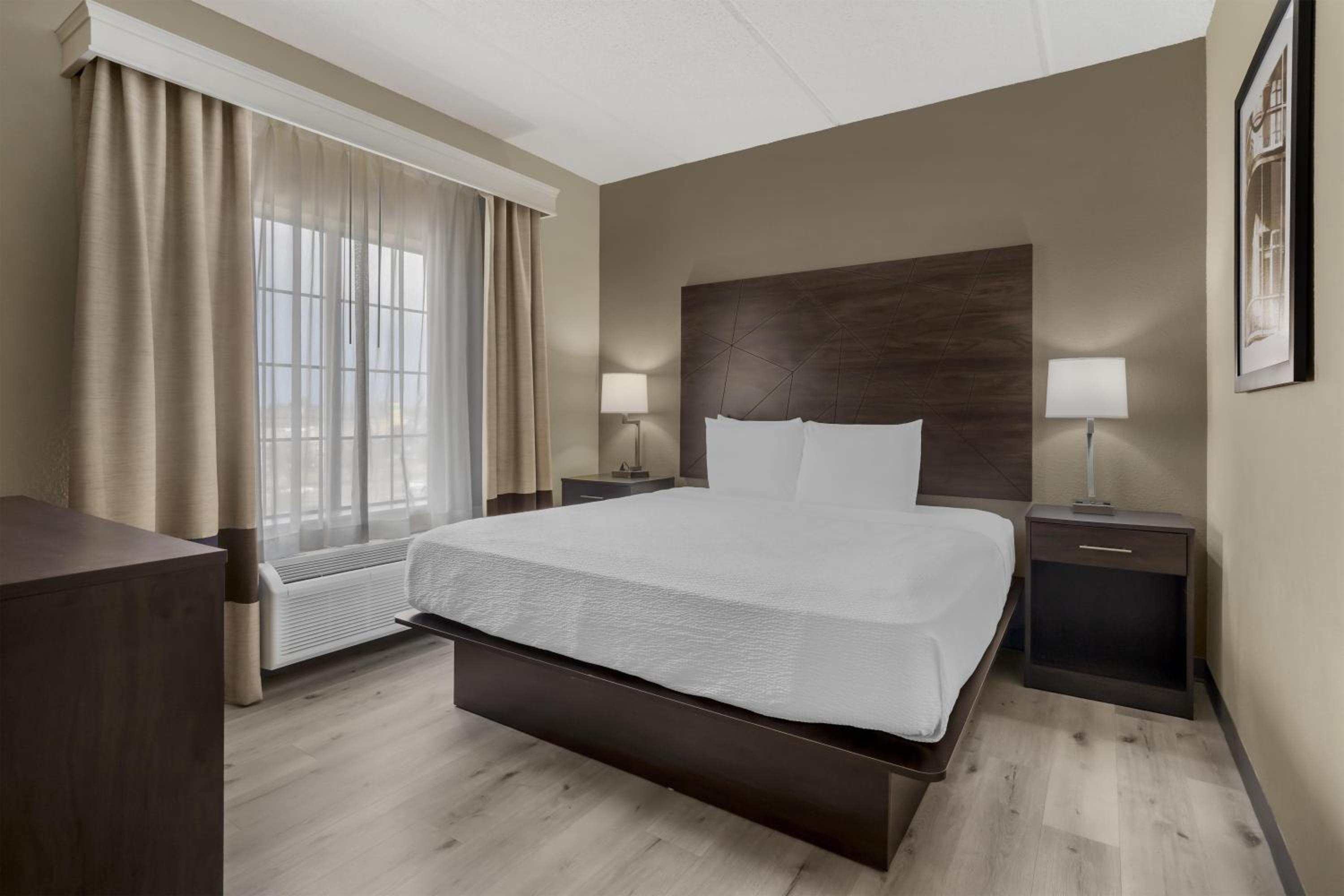 Two-Bedroom Suite with Two King Beds and Spa Bath - Non-Smoking - Photo 4