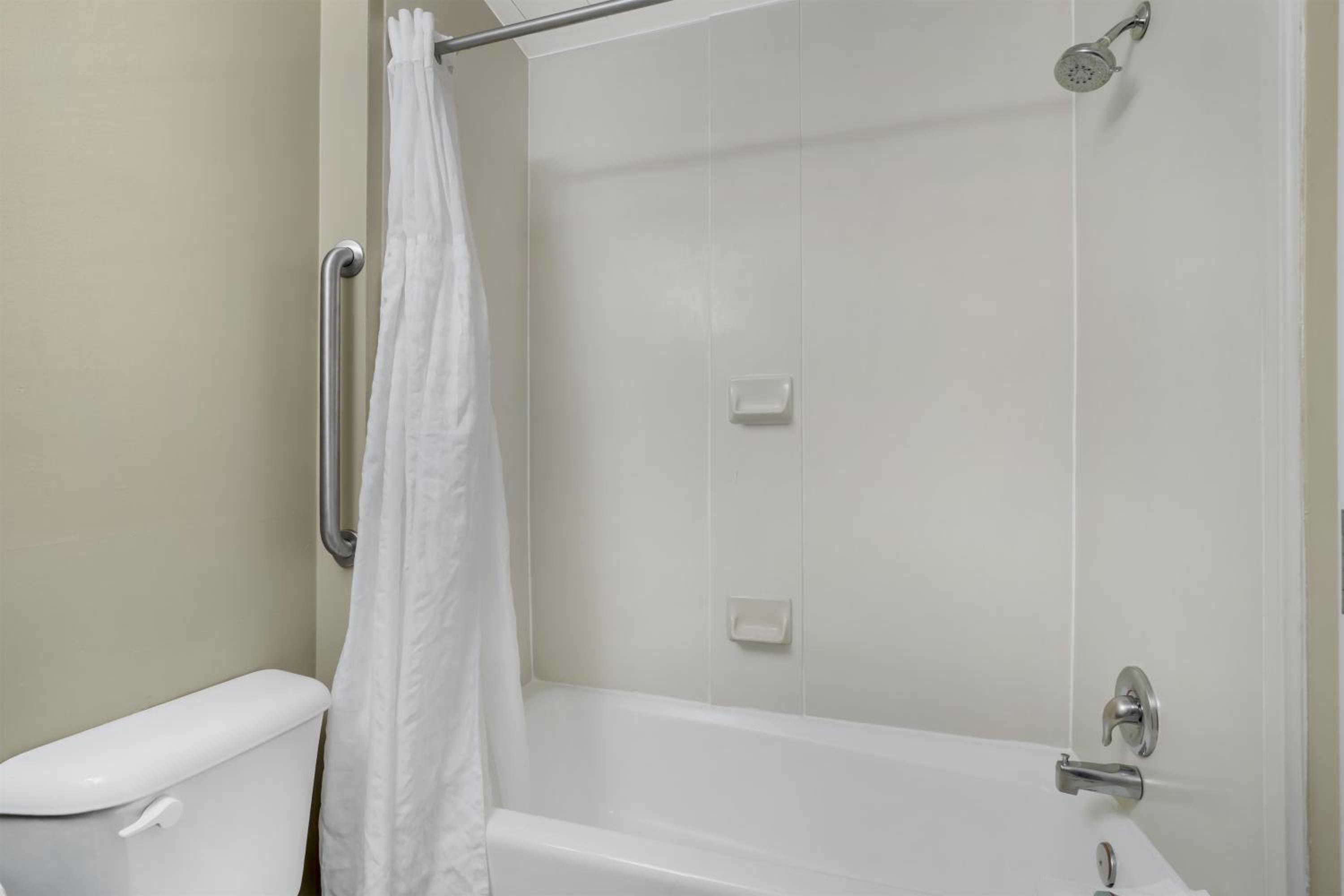 King Room - Non-Smoking - Photo 5