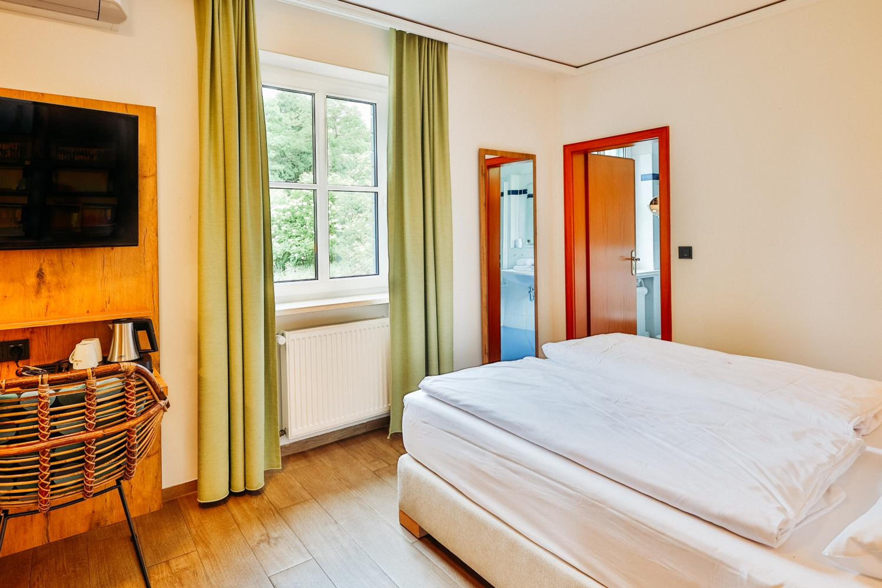 Standard Double Room - Photo 1