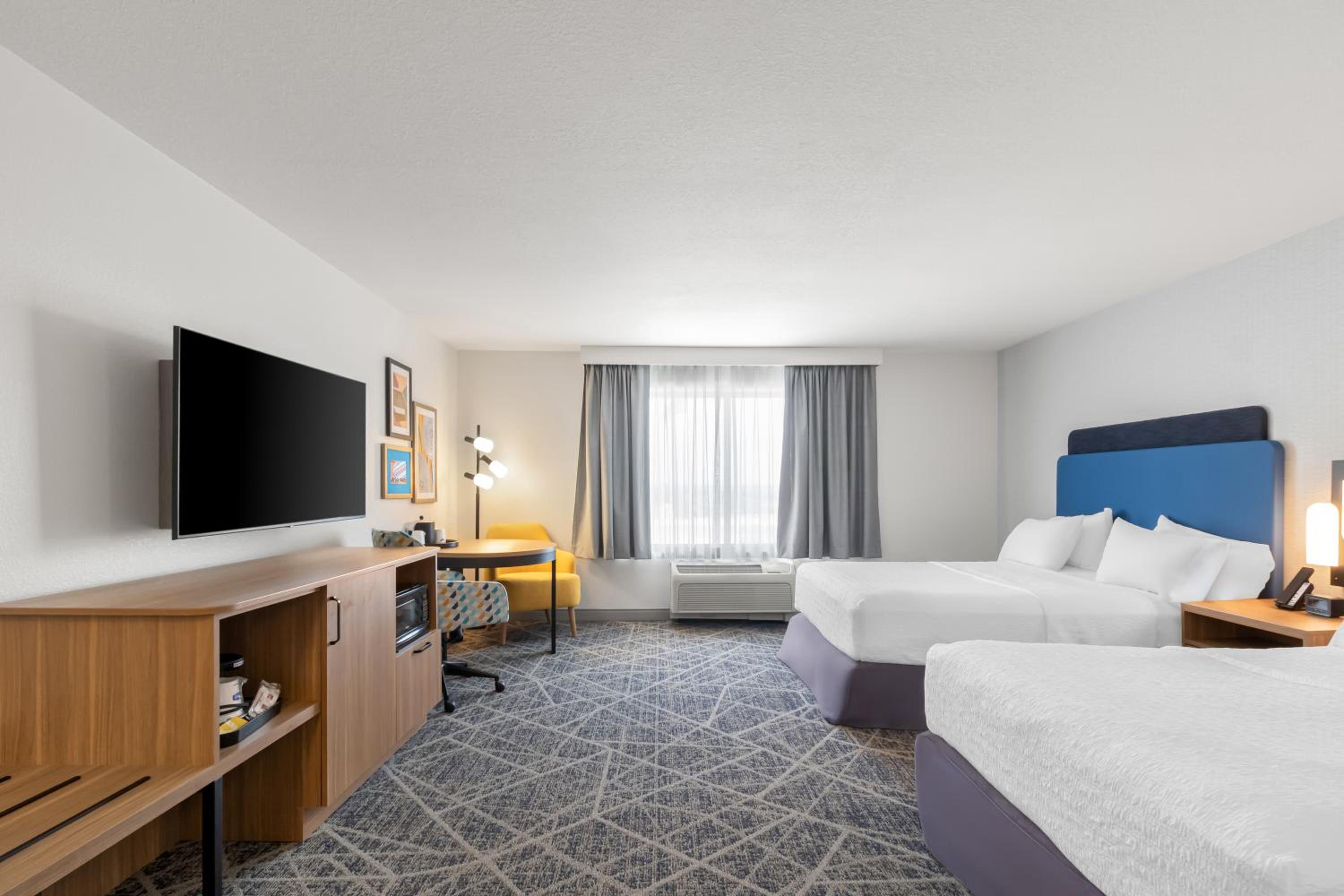 Queen Room with Two Queen Beds - Mobility and Hearing Access/Non-Smoking - Photo 2