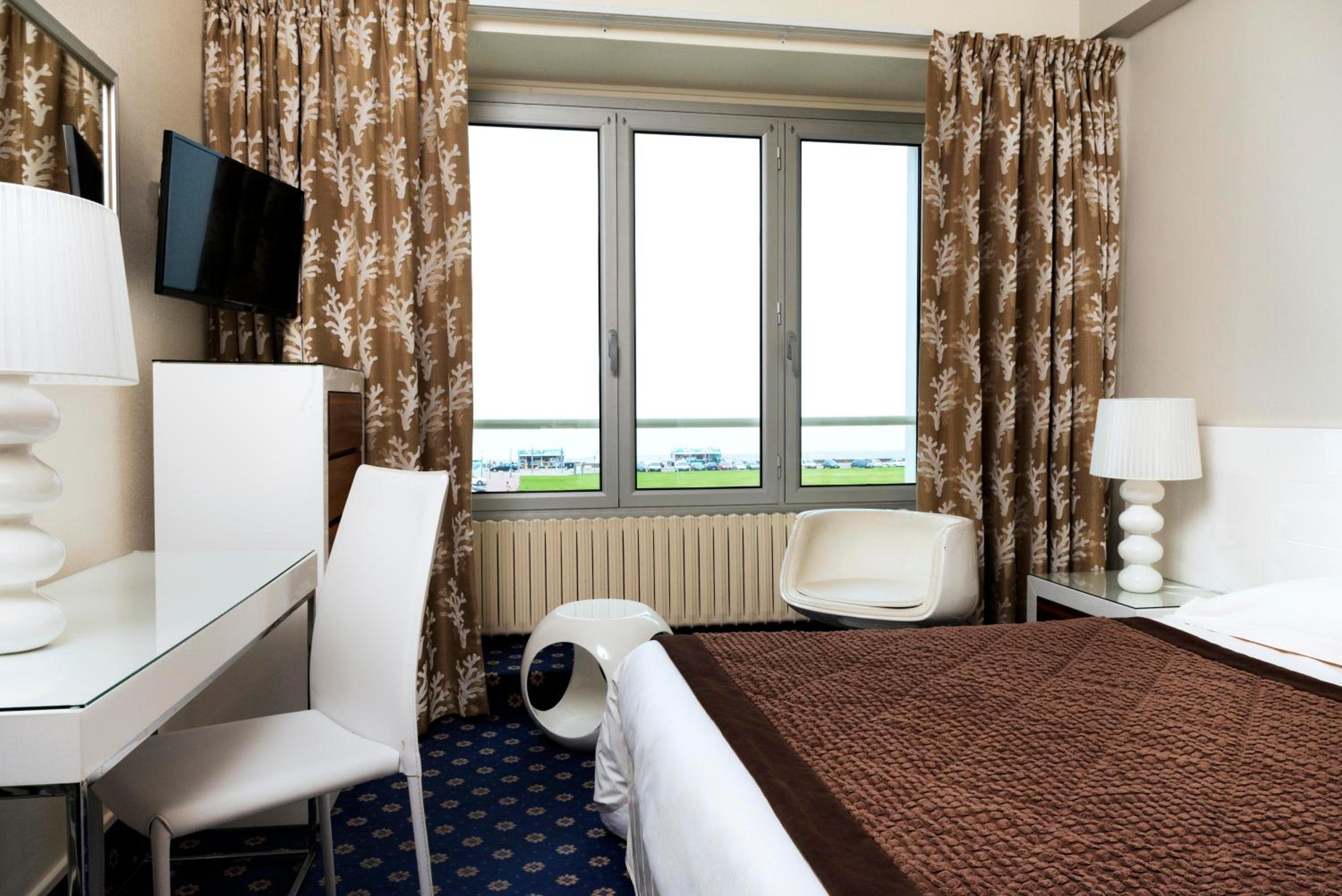 Double Room with Sea View - Photo 4