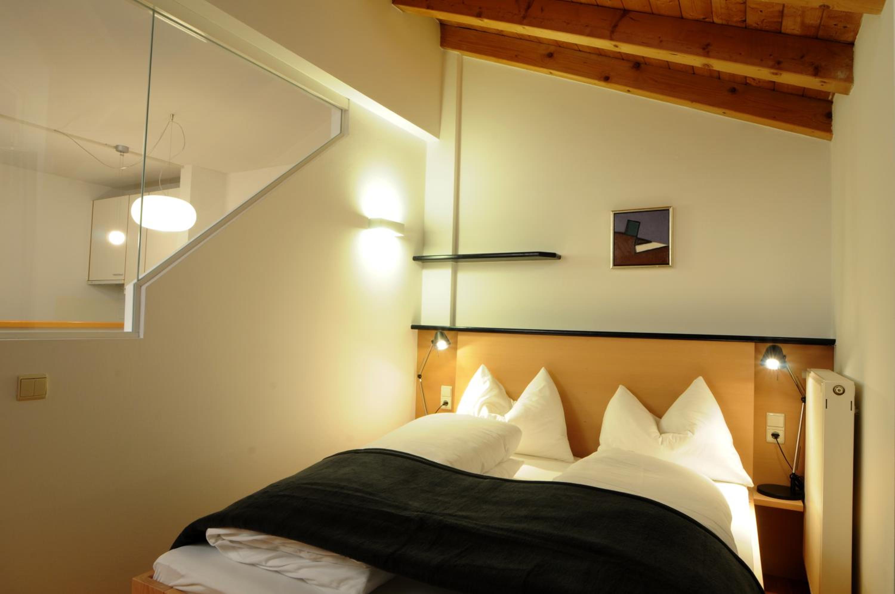 One-Bedroom Apartment - Attic photo 2