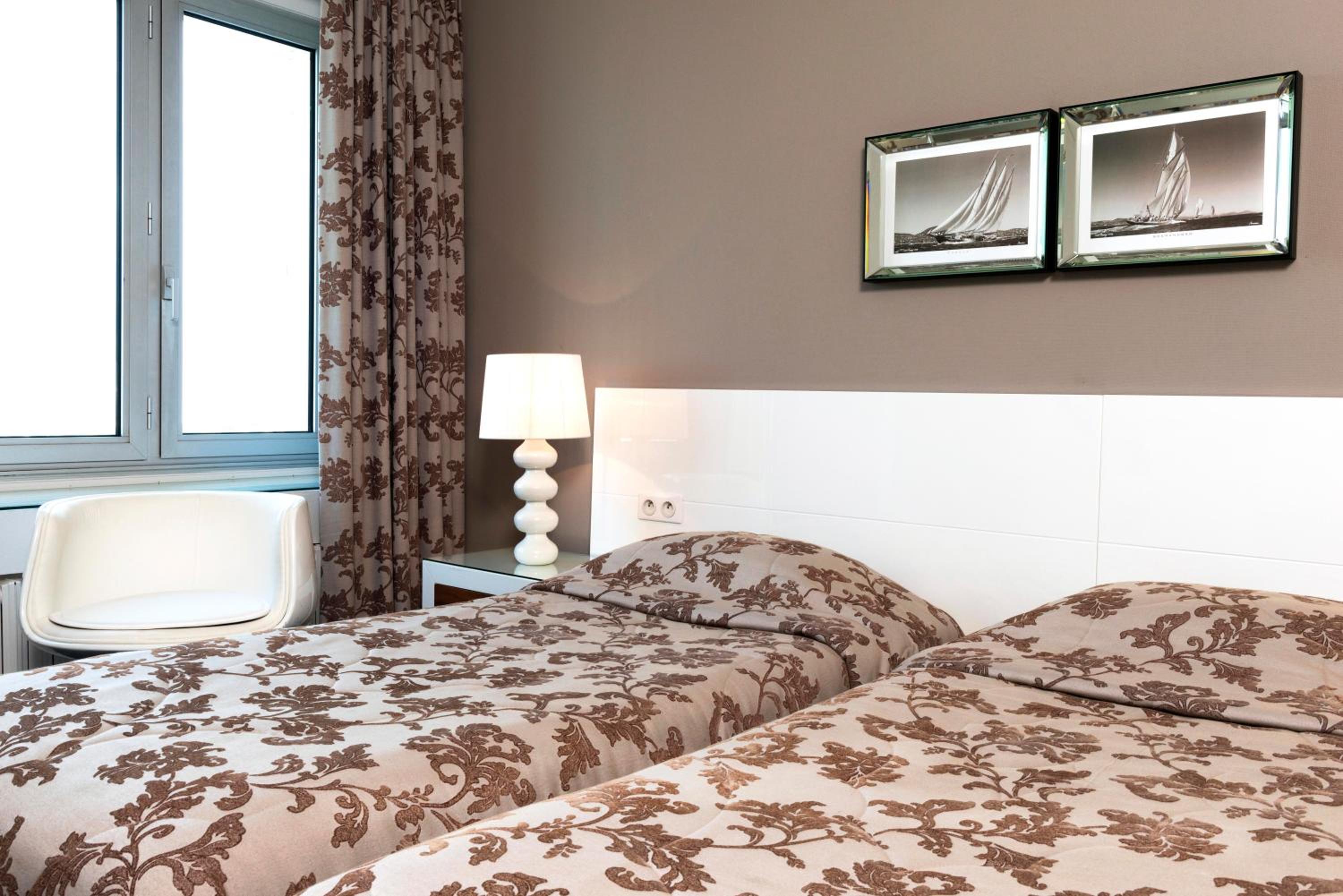 Twin Room with Sea View - Photo 1