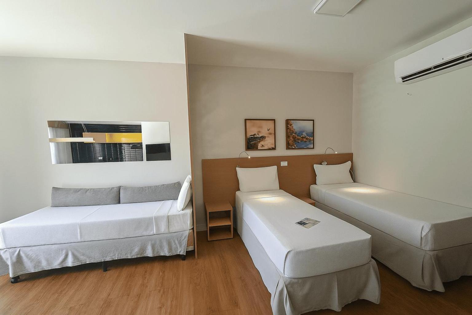 Standard Room With Three Single Beds - Photo 3