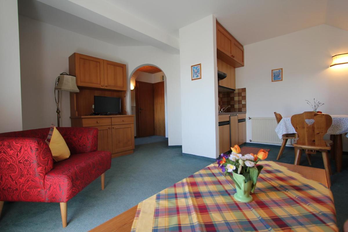Two-Bedroom Apartment with Balcony photo 3