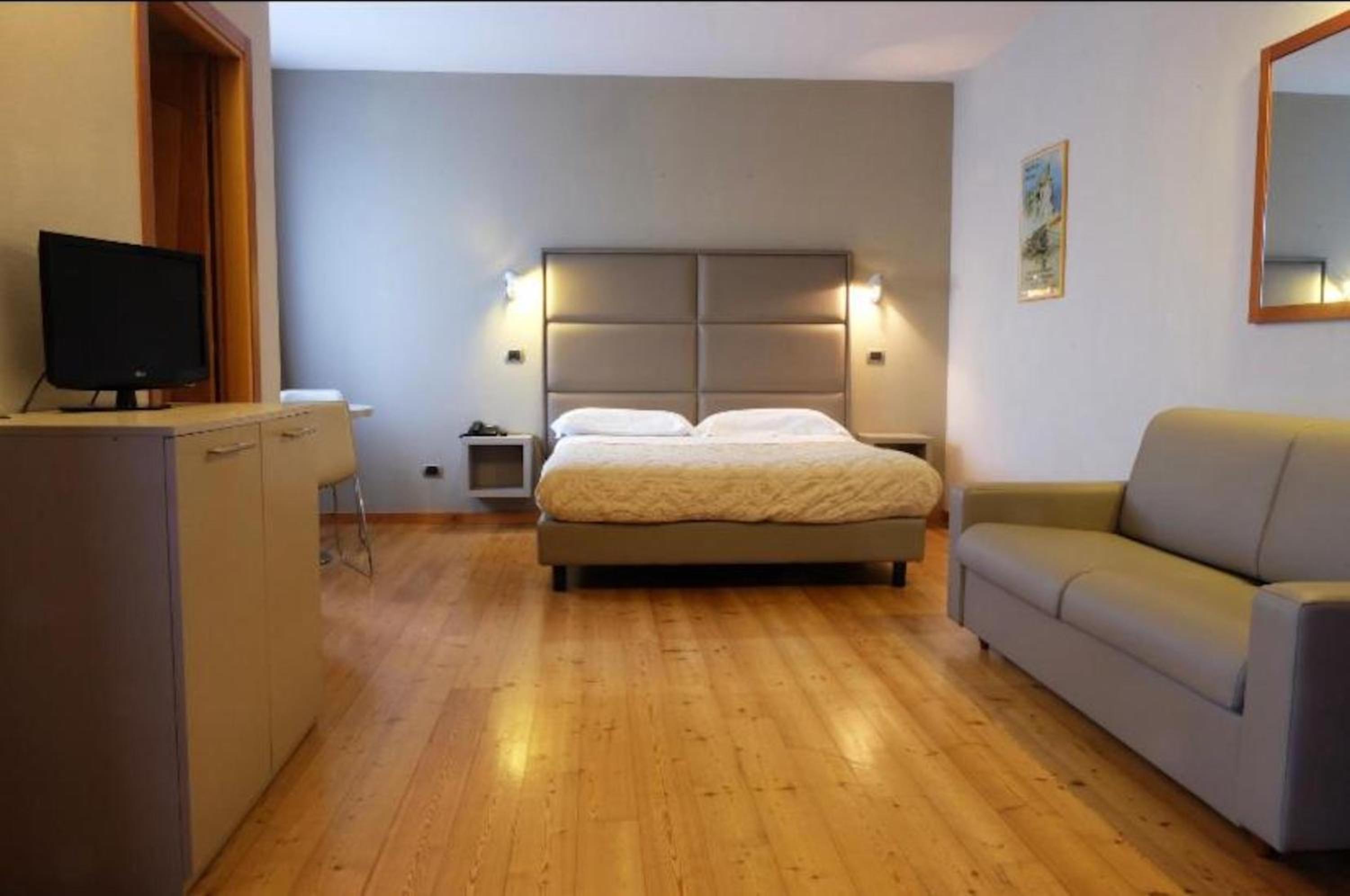 Triple Room - Photo 2