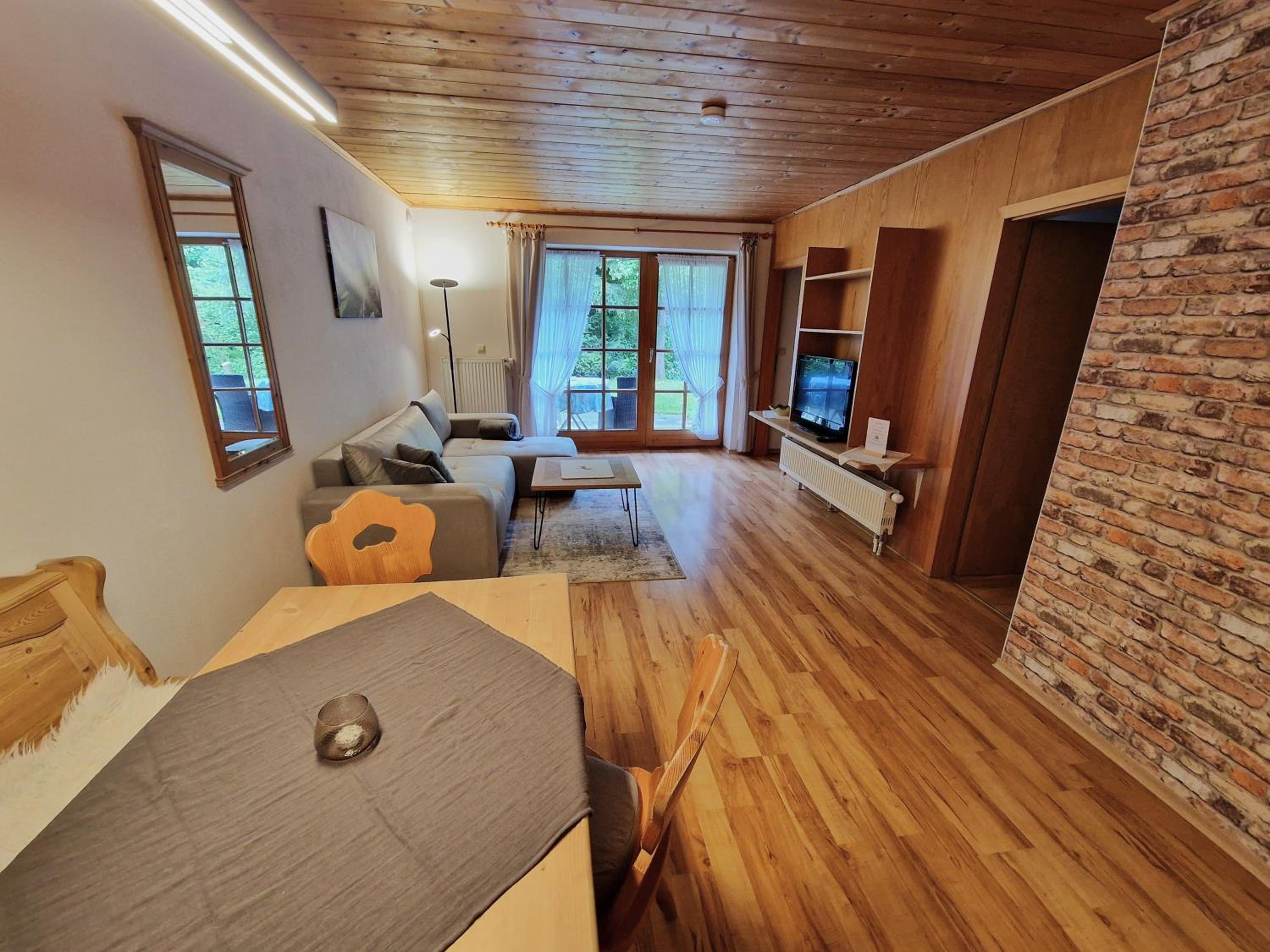 One-Bedroom Apartment with Garden photo 1