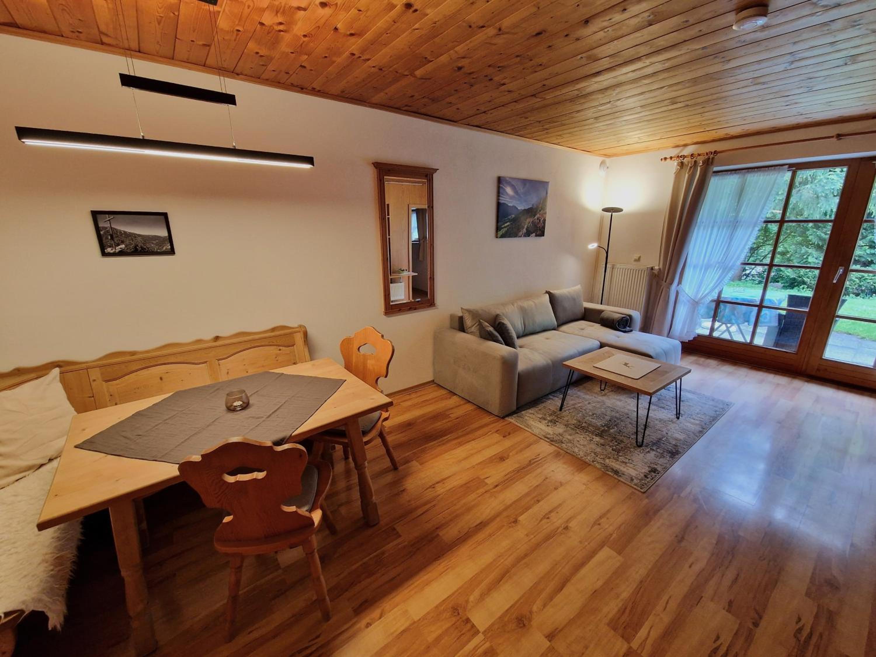 One-Bedroom Apartment with Garden photo 2