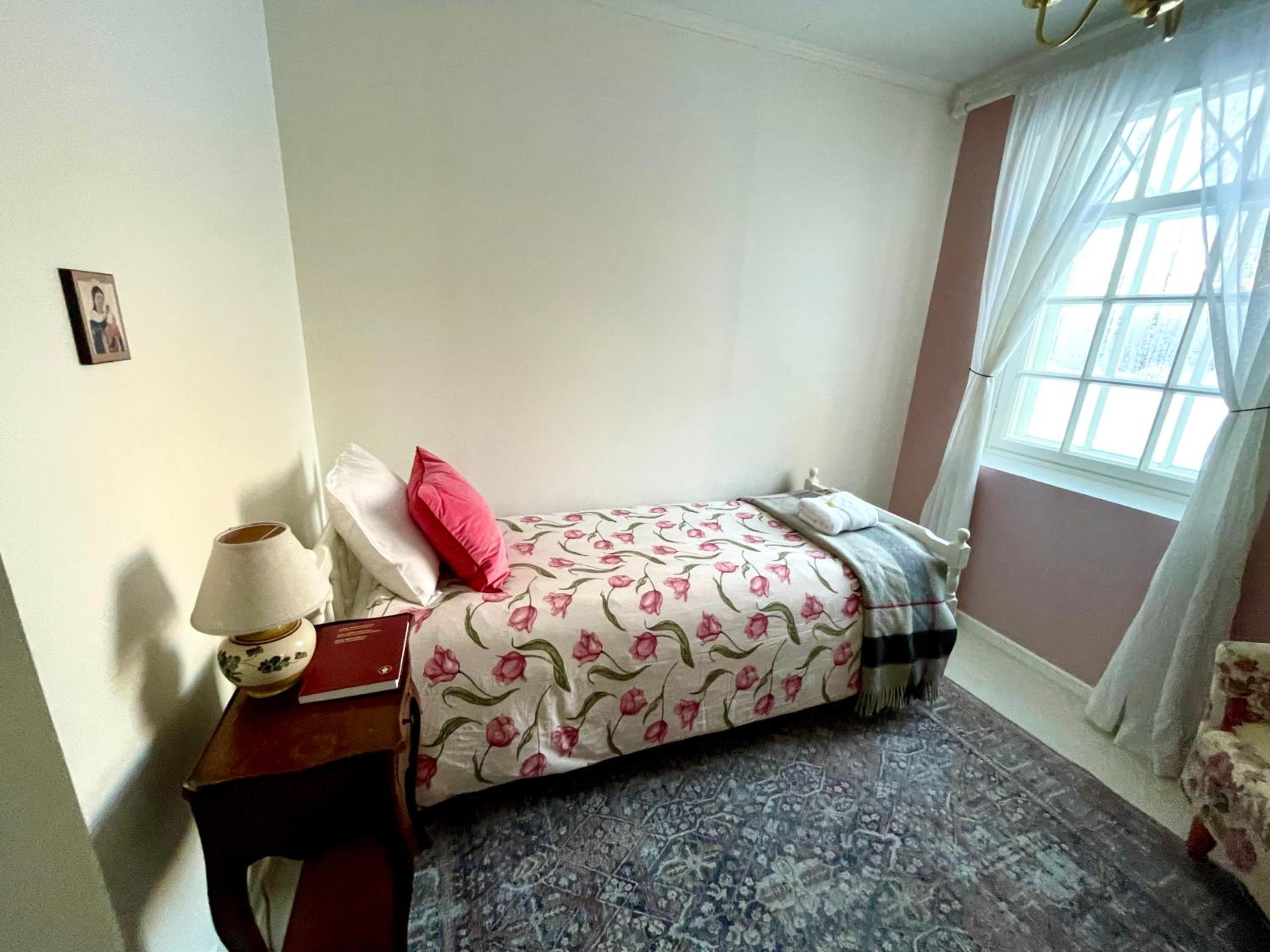 Basic Triple Room photo 3