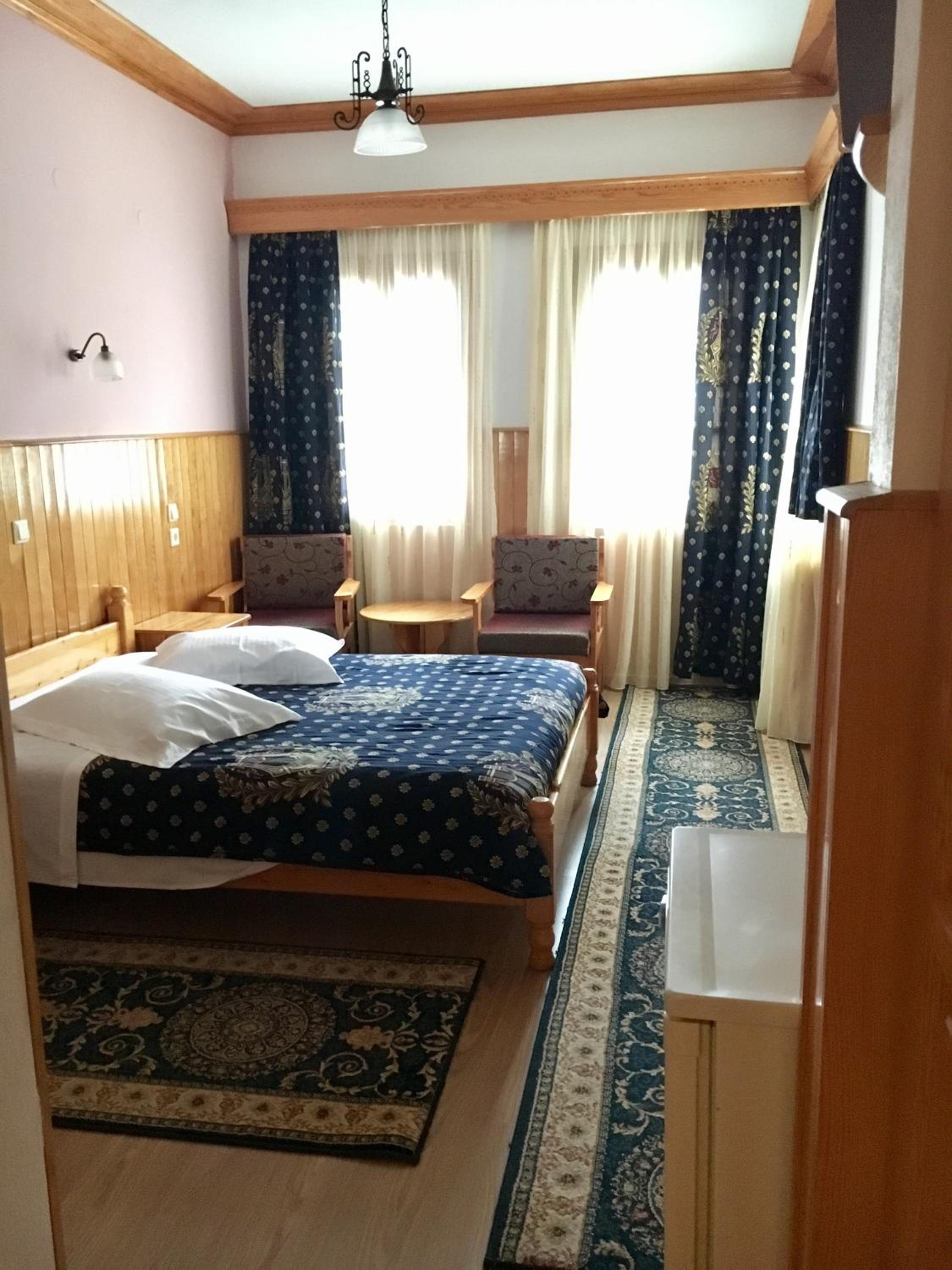 Double or Twin Room - Photo 12