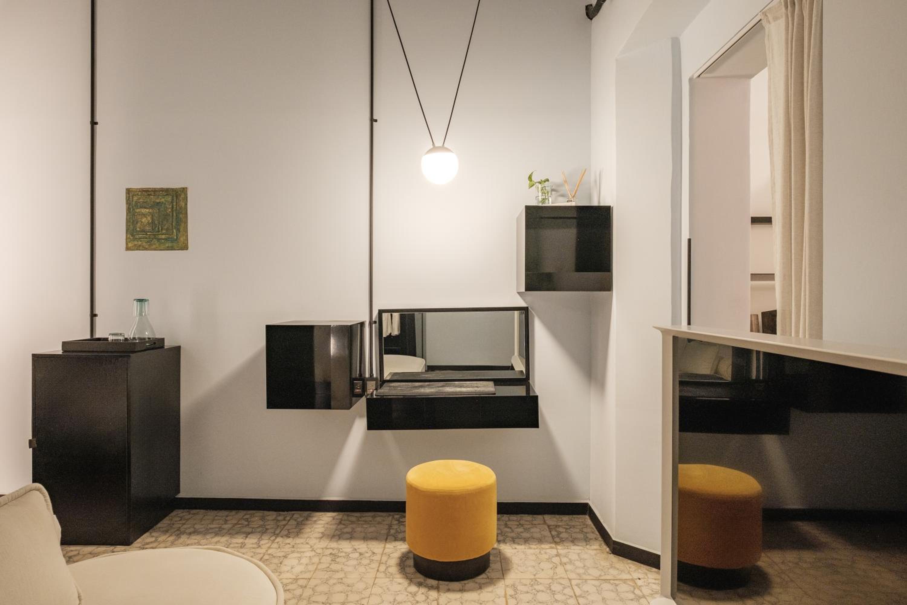 Exclusive Room - Noisy Room