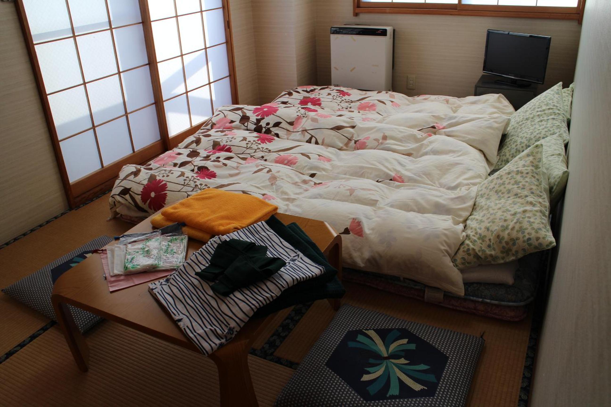 Japanese-Style Twin Room With Shared Bathroom photo 3