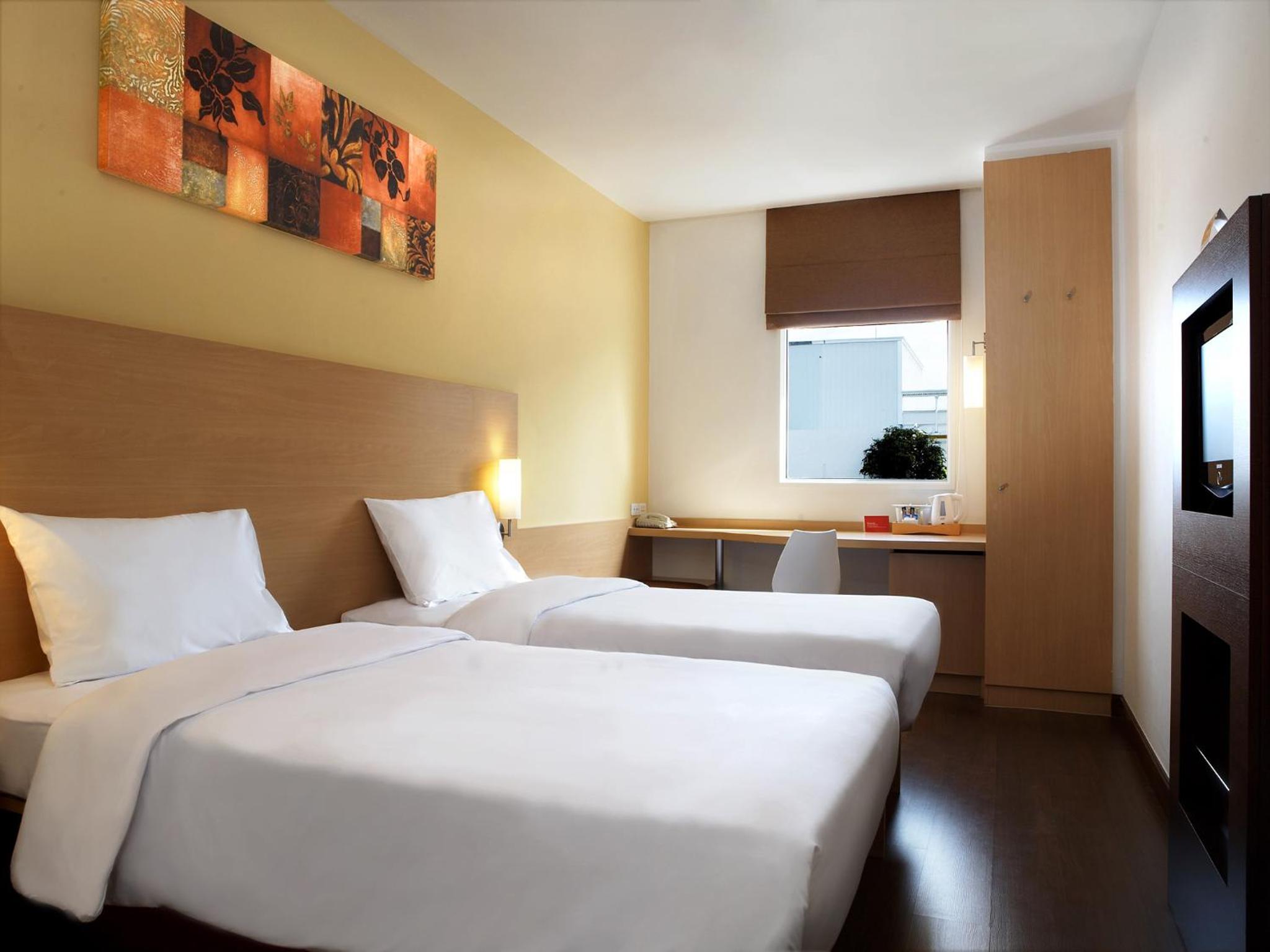 Standard Twin Room - Photo 2