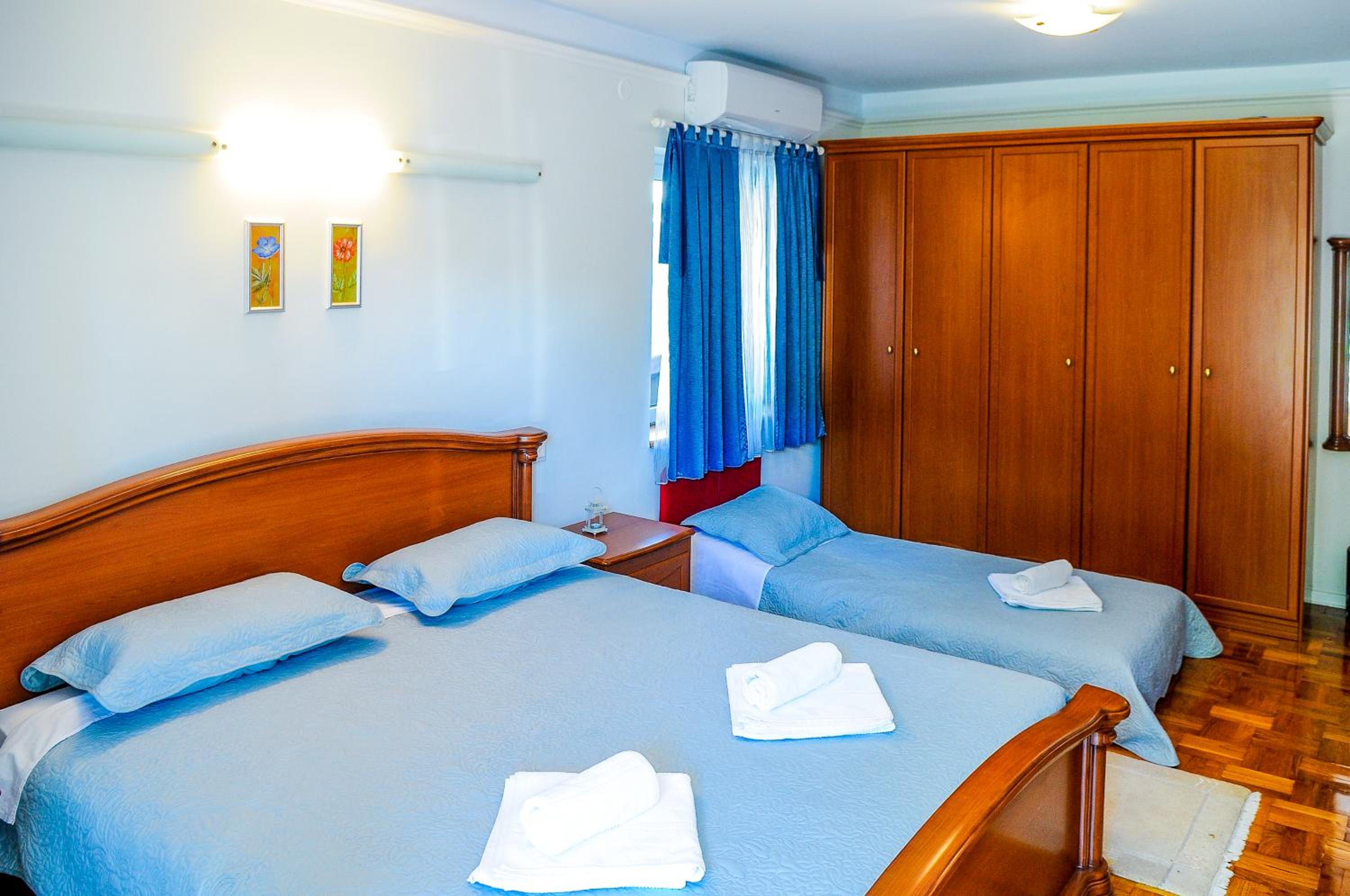Double Room with Extra Bed photo 1