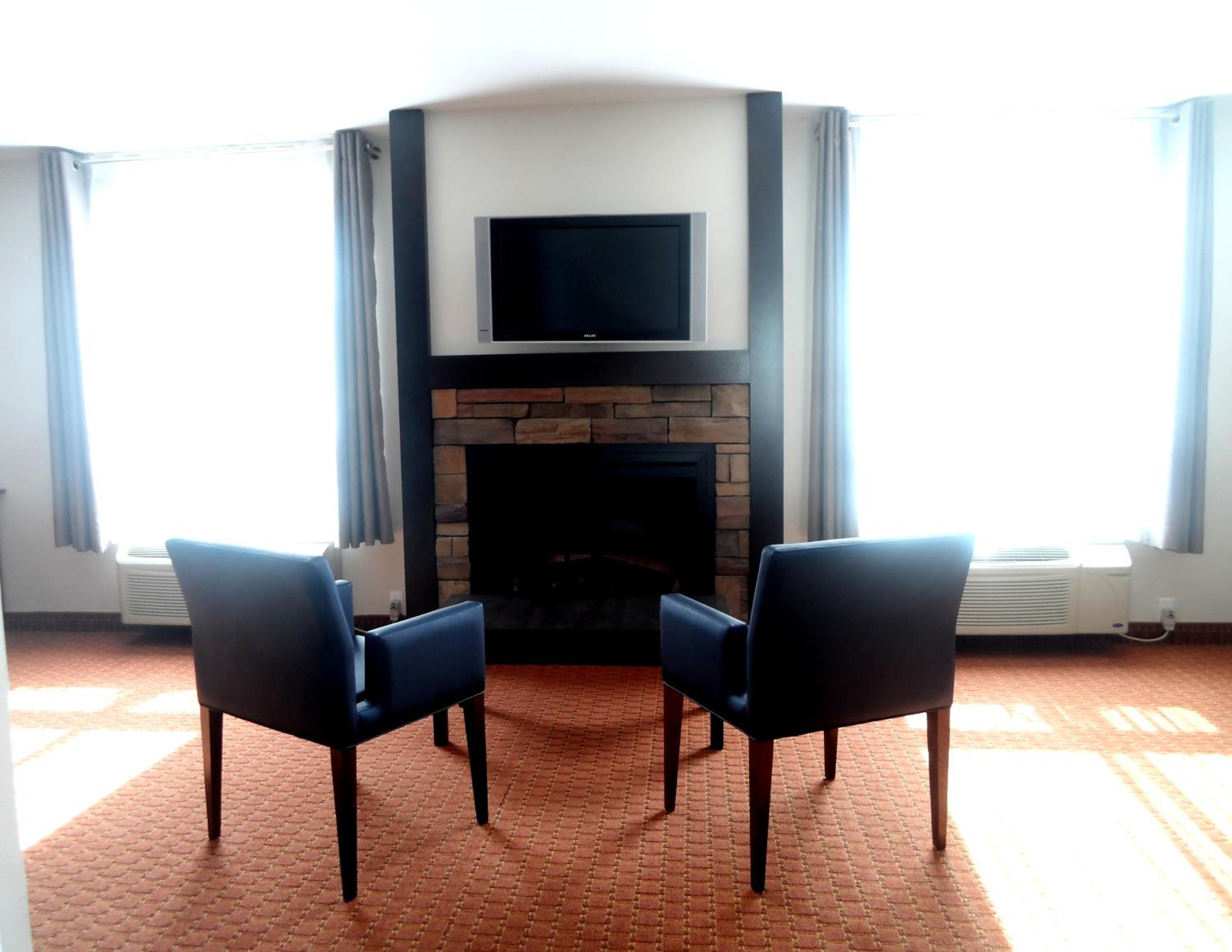 Executive Suite - King, Sofa Bed, Jacuzzi - Fireplace - Non Smoking - Photo 5