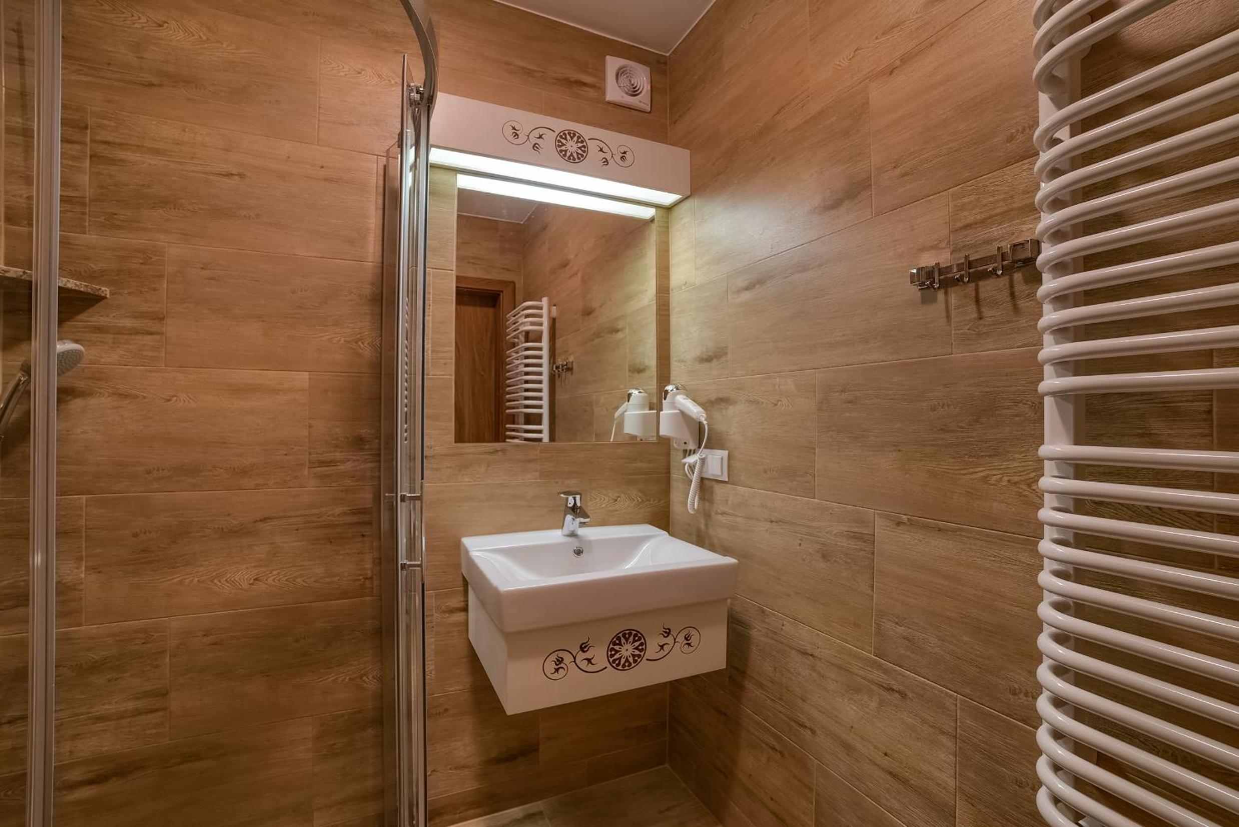 Standard Twin Room - Photo 6
