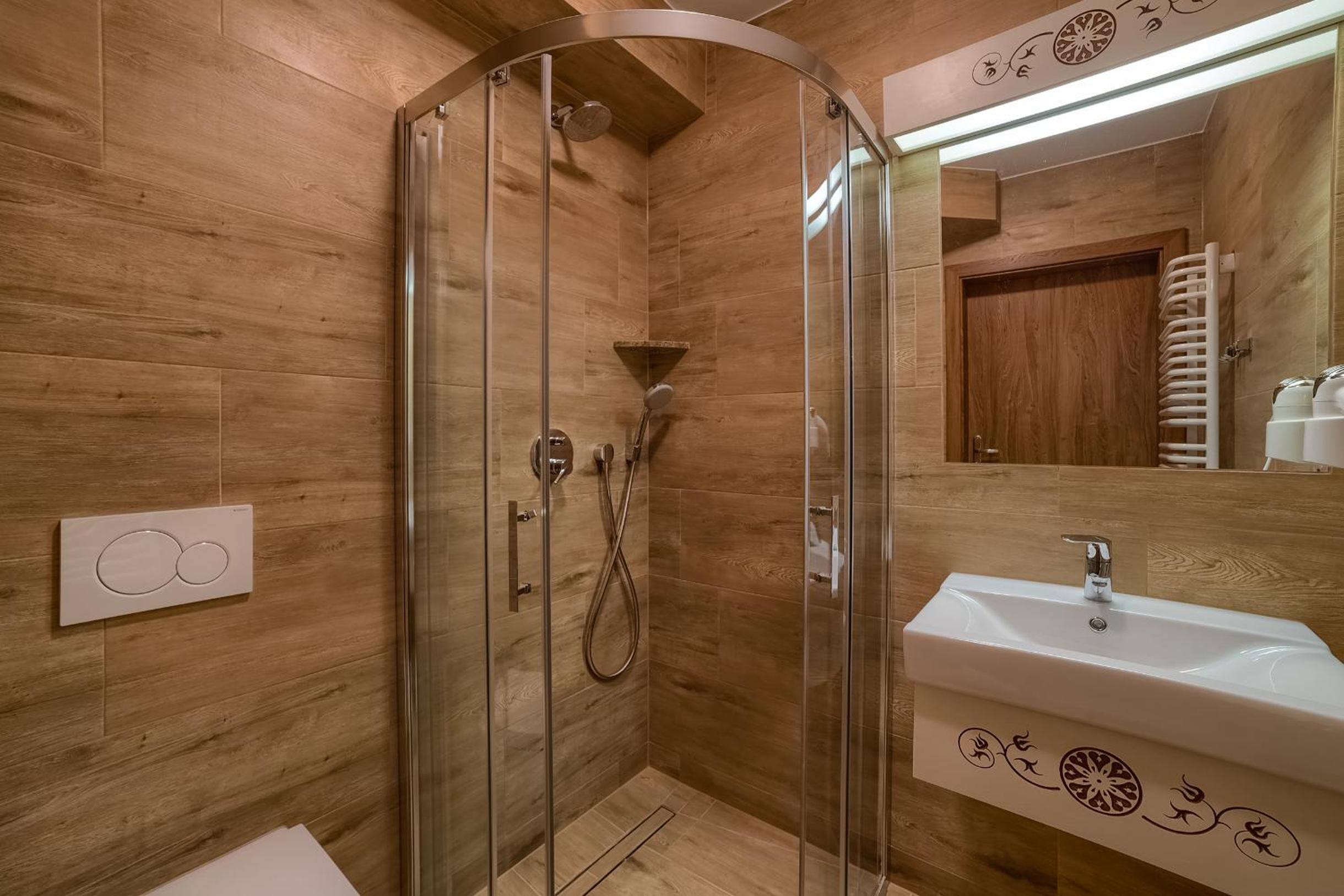 Standard Twin Room - Photo 8