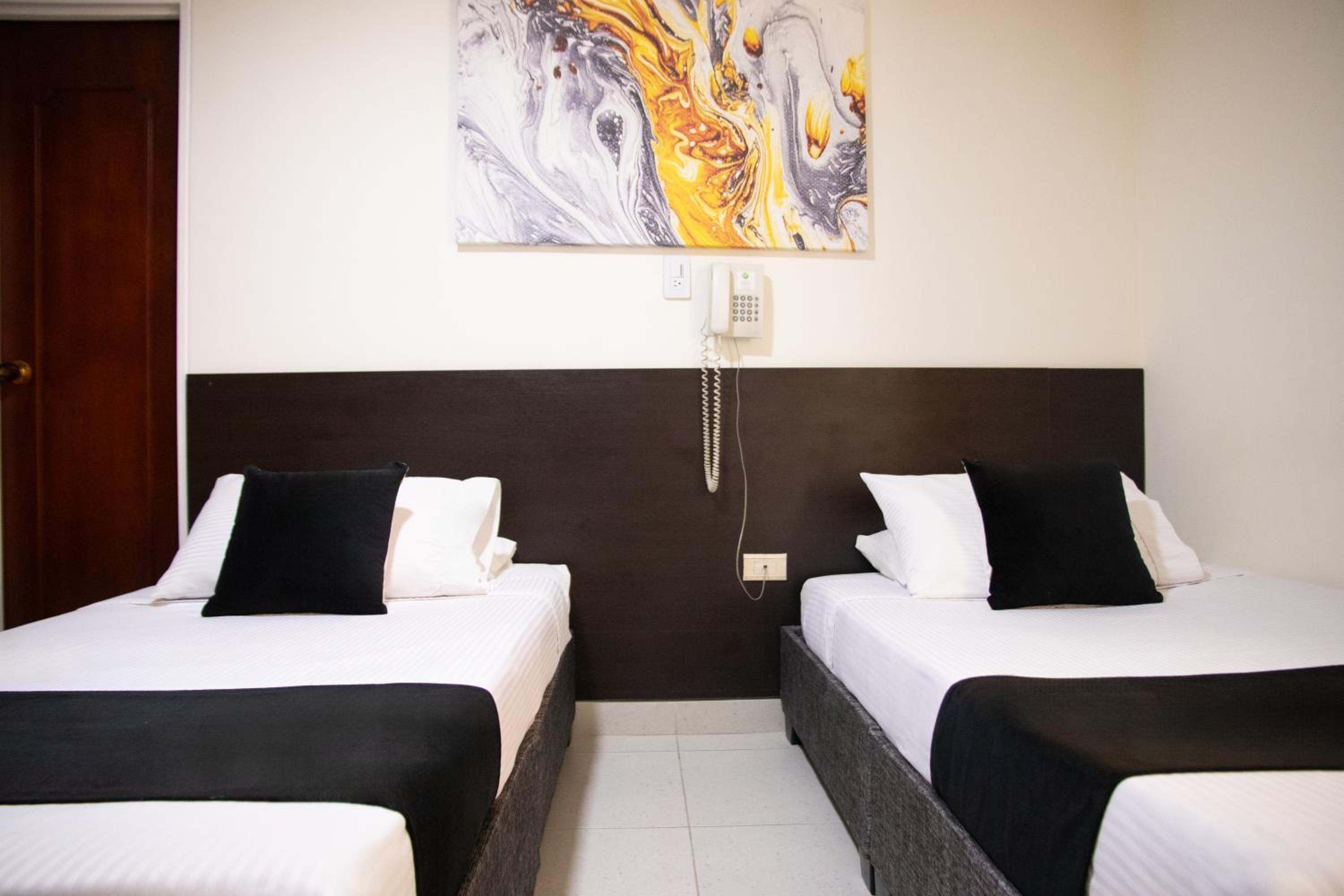 Economy Twin Room photo 1