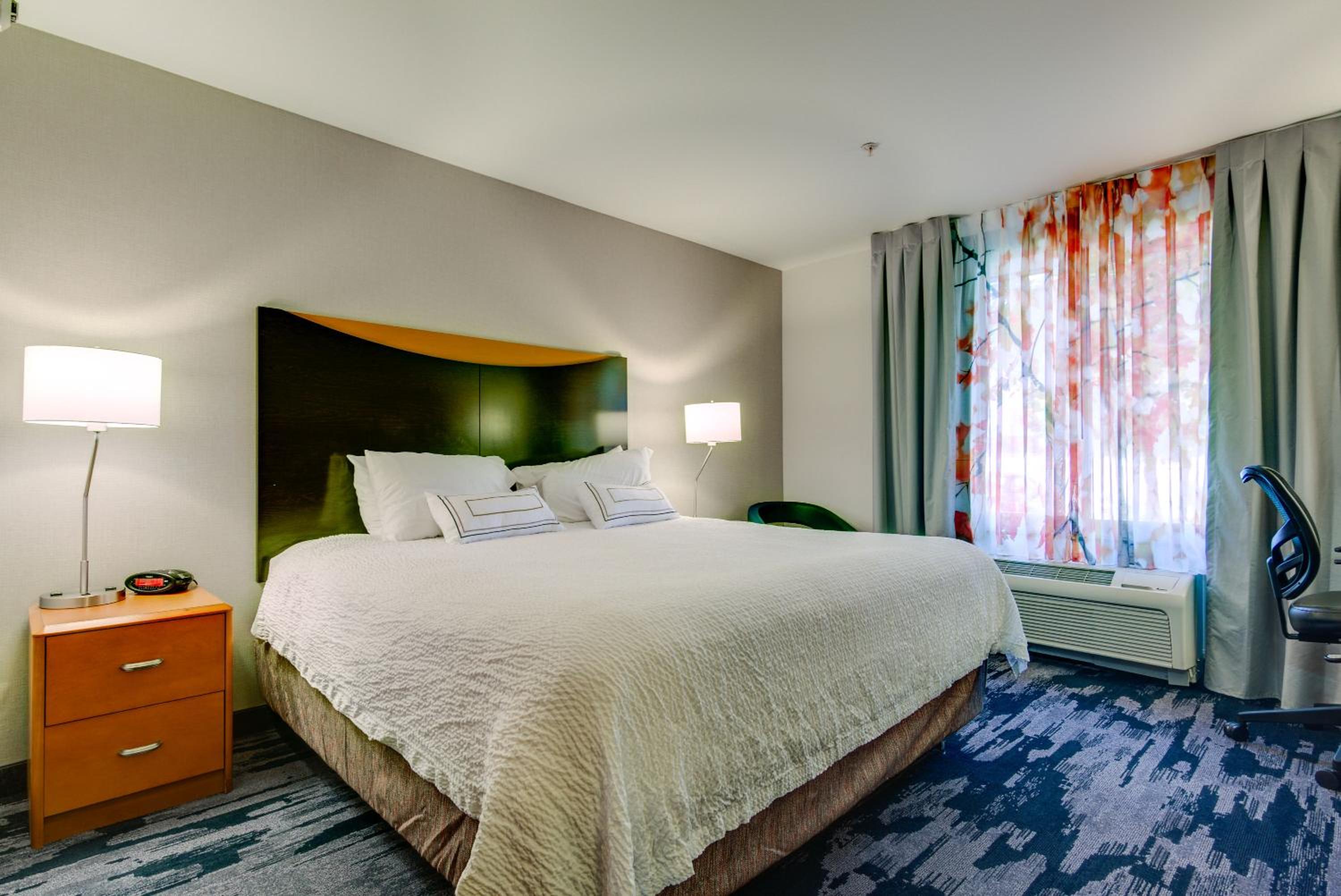 King Suite with Sofa Bed and Roll-in Shower - Mobility Accessible photo 2