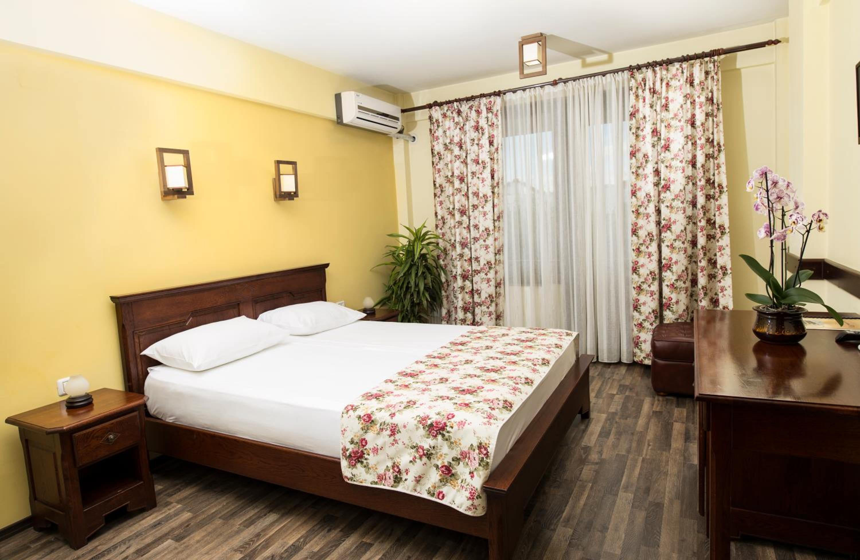 Double or Twin Room photo 3