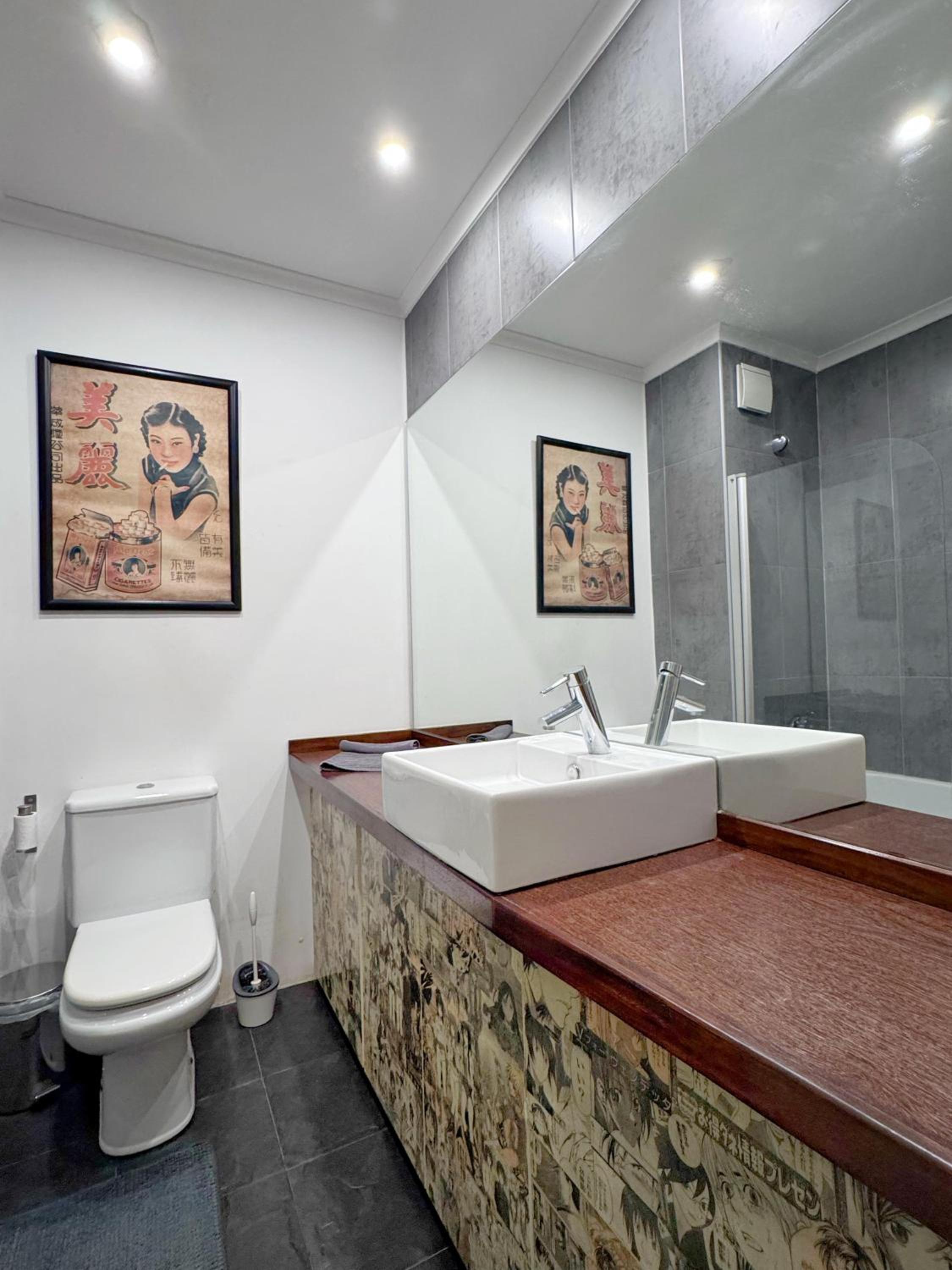 One-Bedroom Apartment with City View photo 1