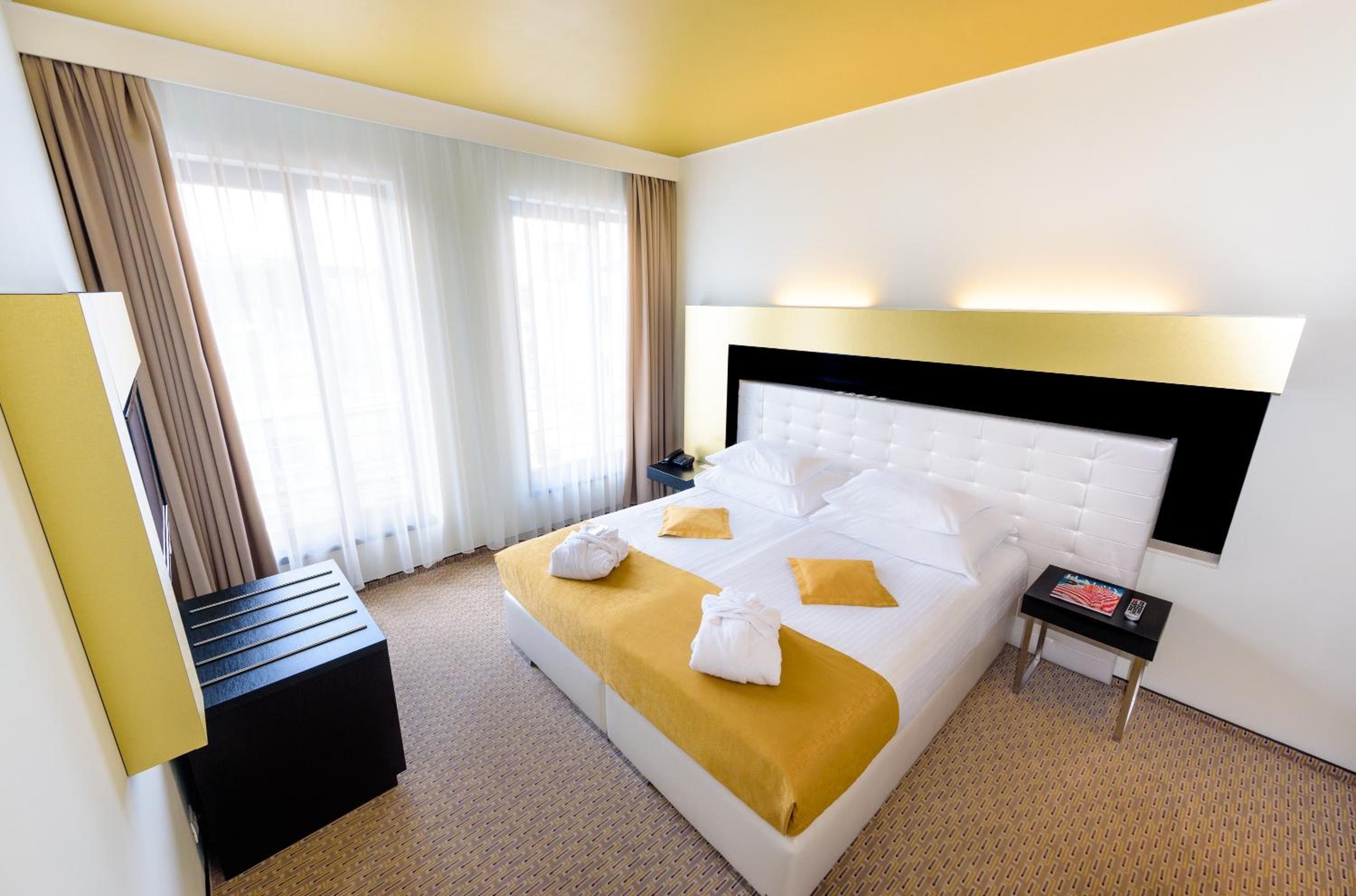 Suite thumbnail 5