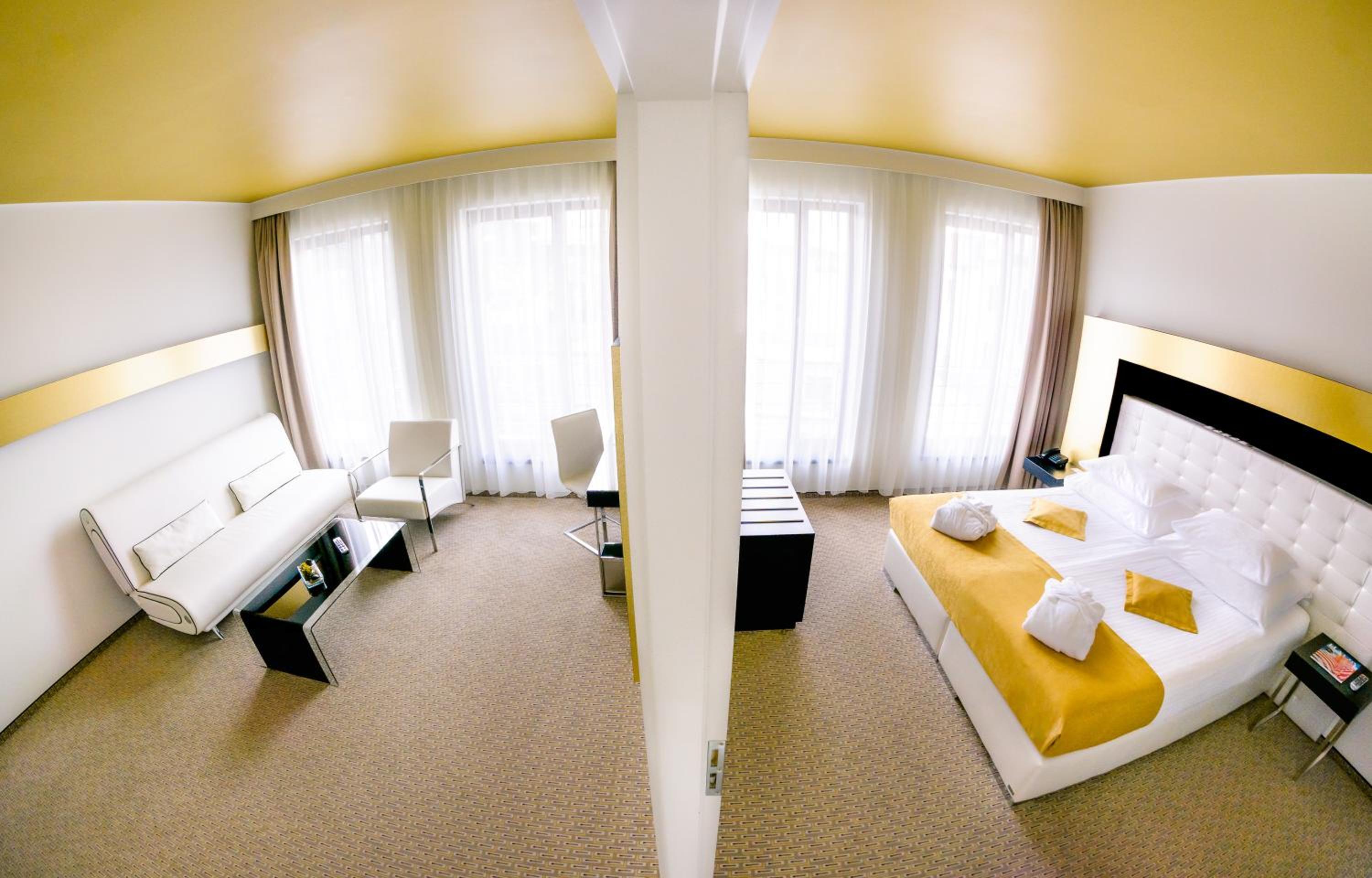 Suite thumbnail 6