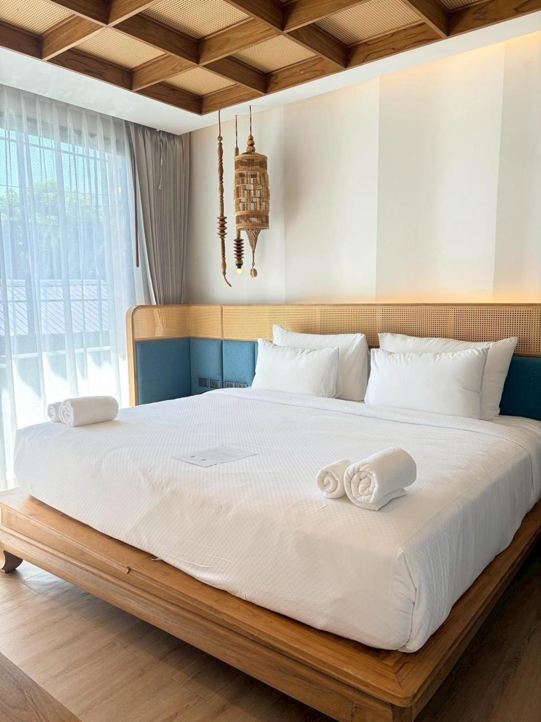 Superior Pool Access - King Bed