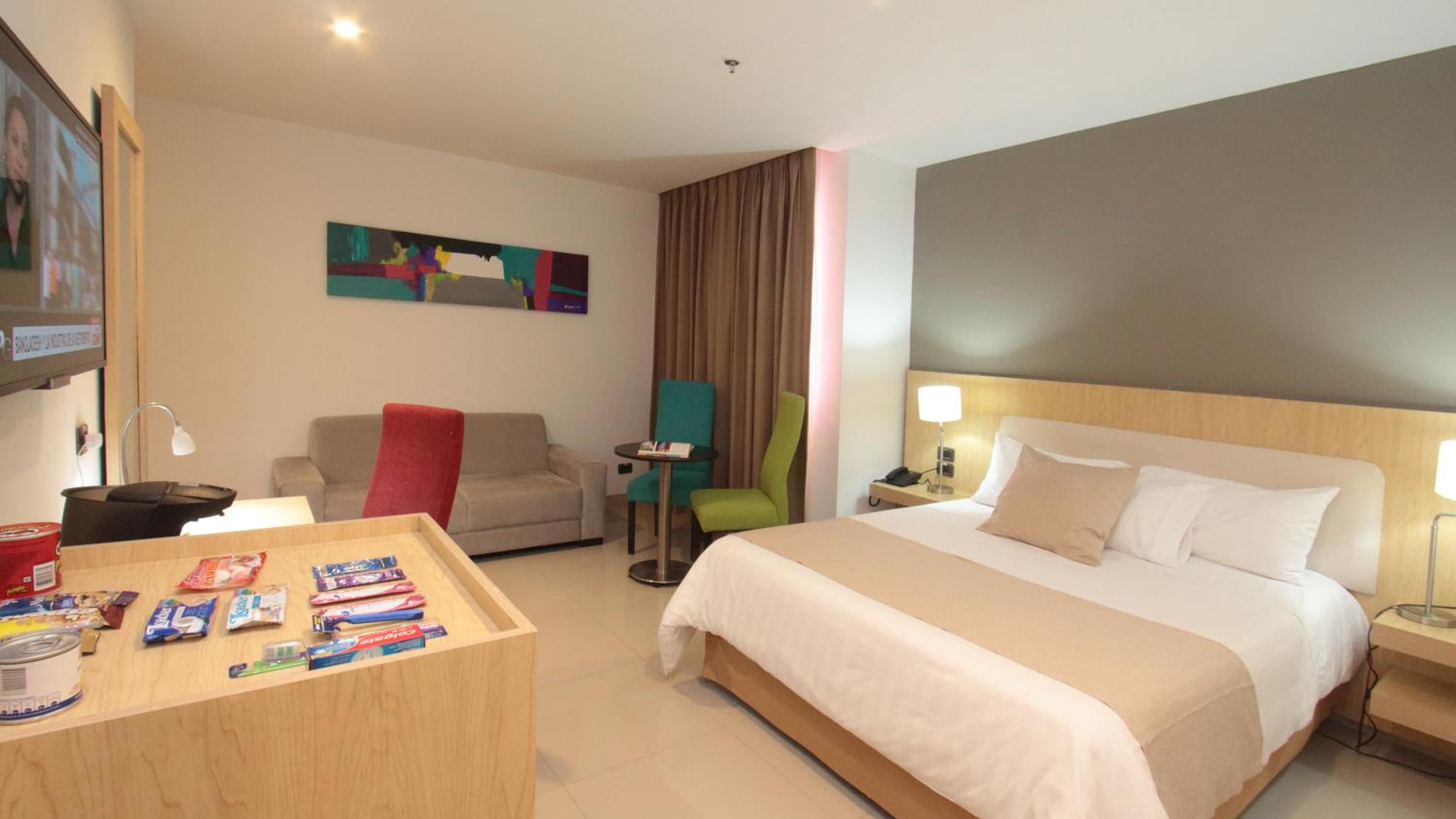 Premium Queen Room with City View - Non-Smoking photo 1